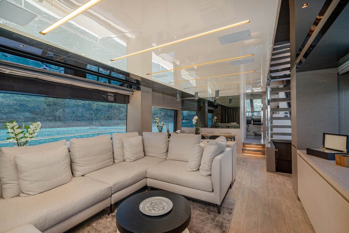 LUCKY - saloon | Drivas Yachts