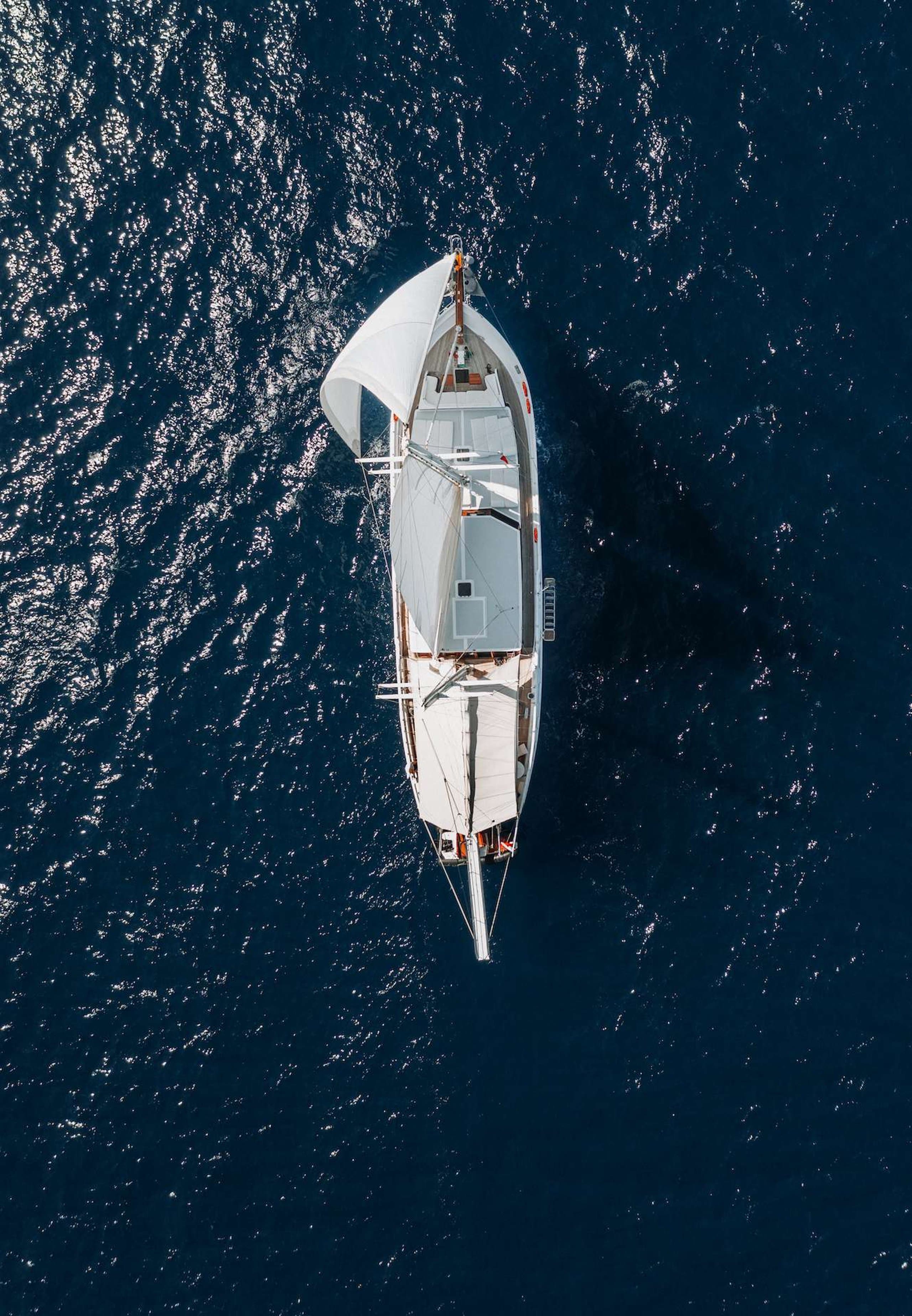 BEYAZ LALE | Drivas Yachts