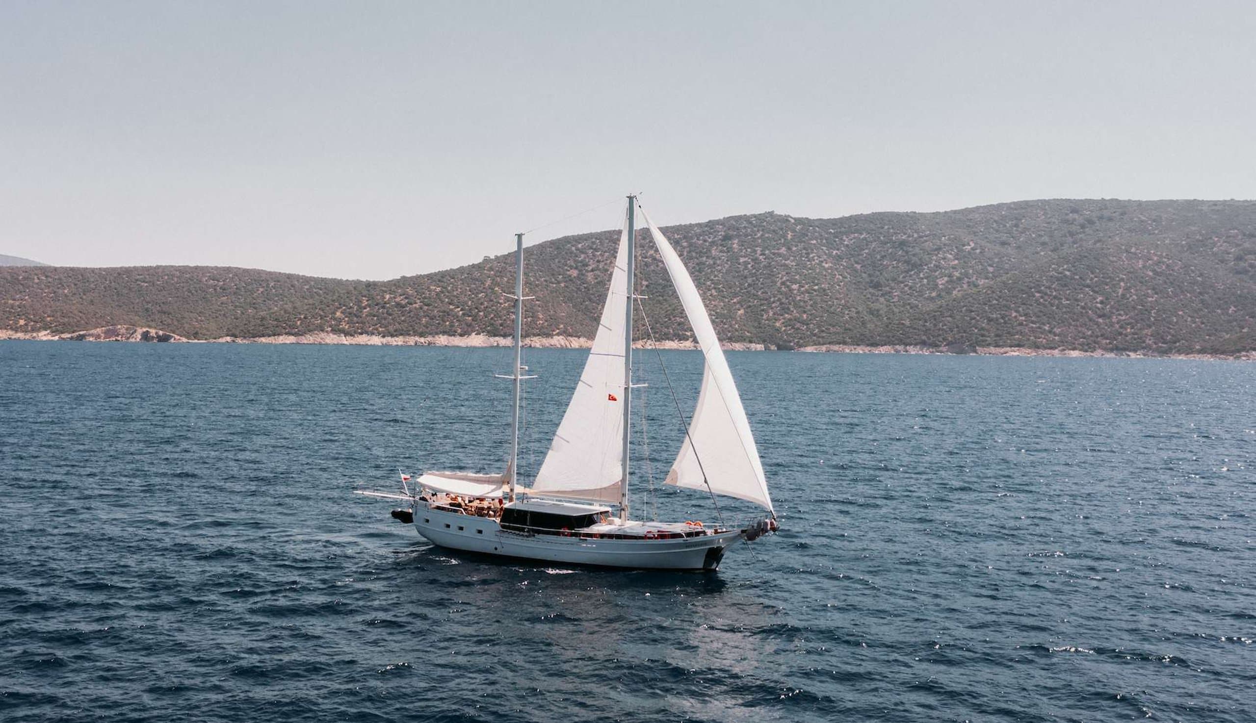BEYAZ LALE | Drivas Yachts