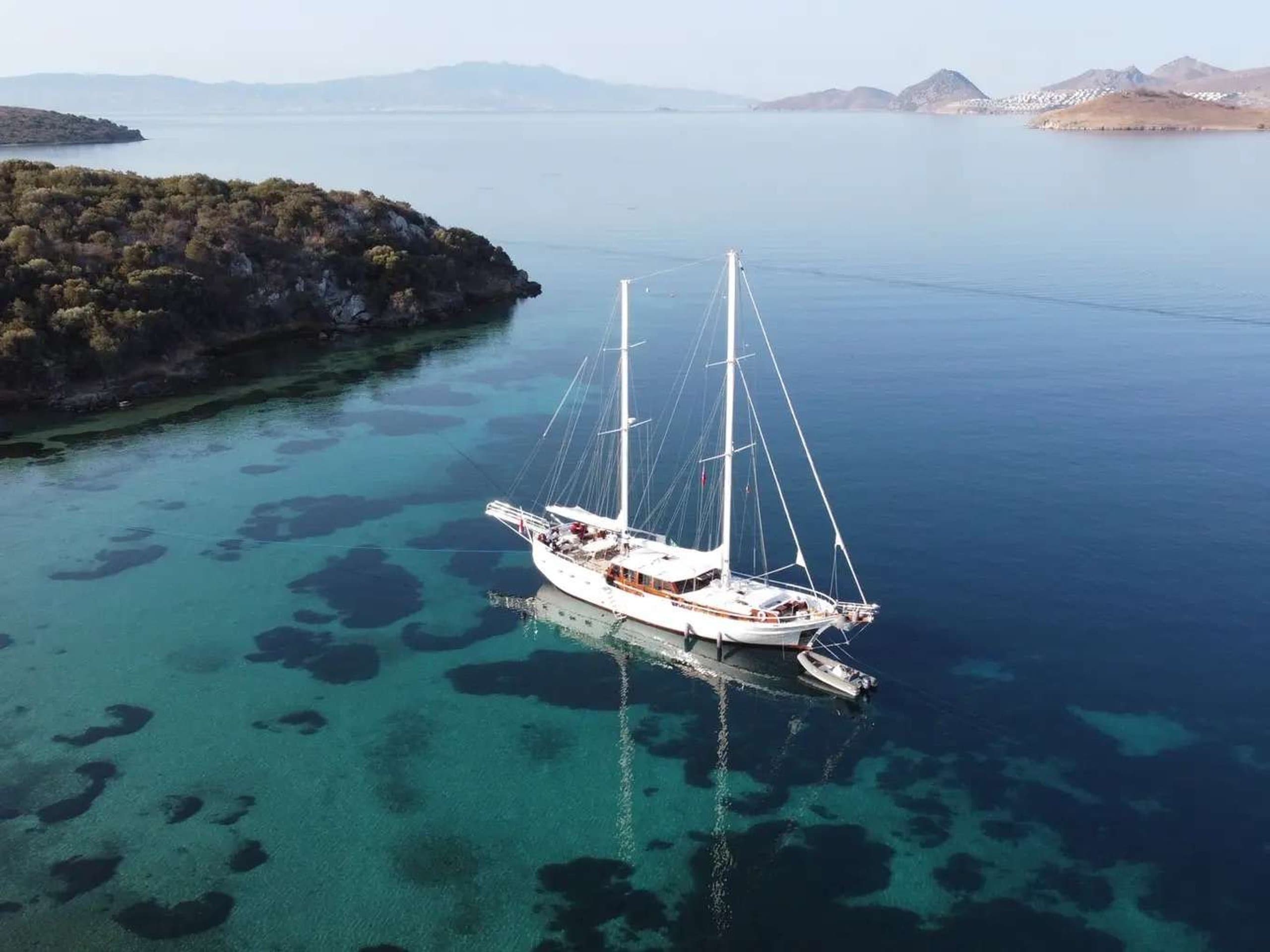 BEYAZ LALE | Drivas Yachts