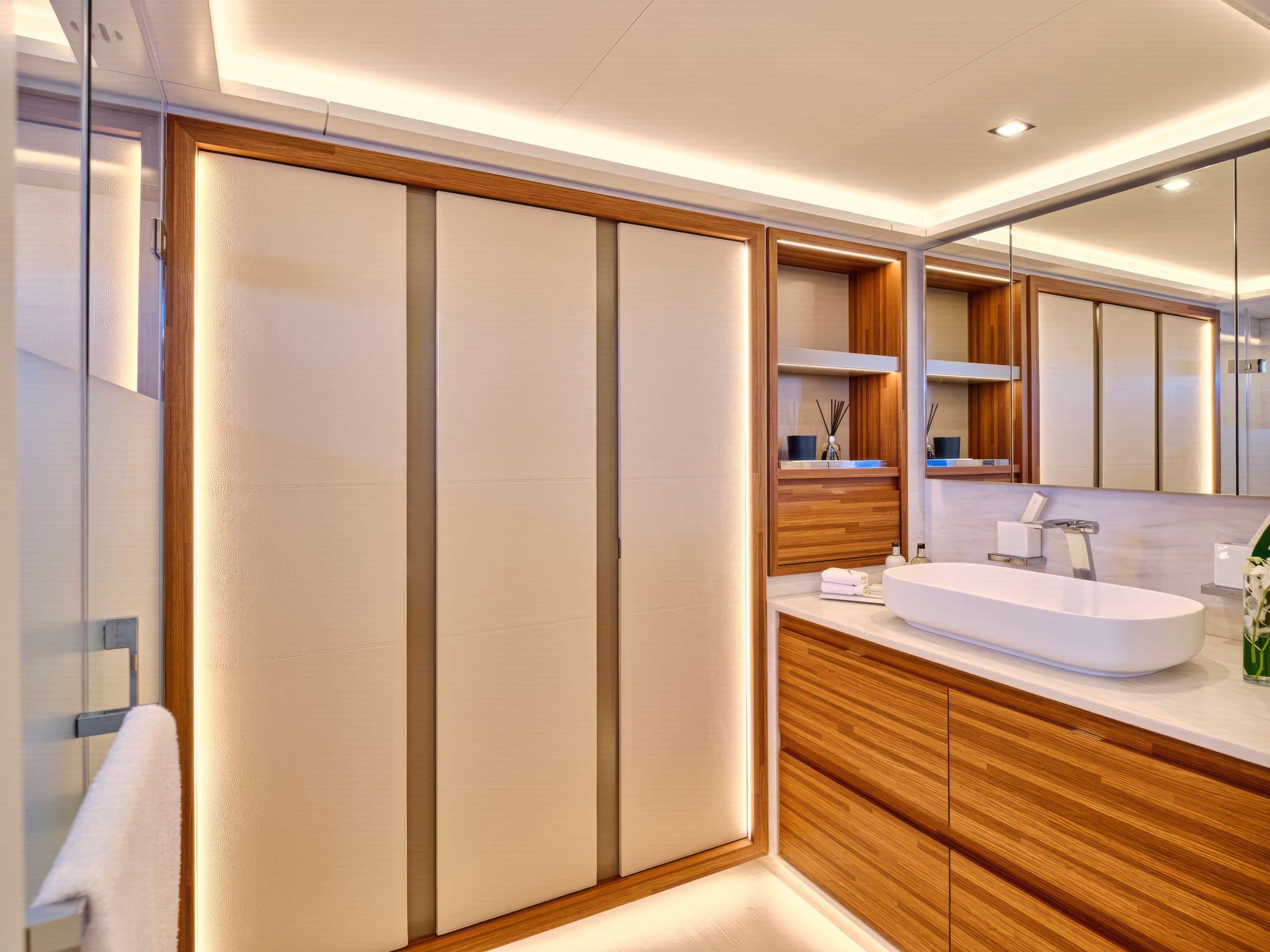 CHRISTAL MIO 80 | Drivas Yachts