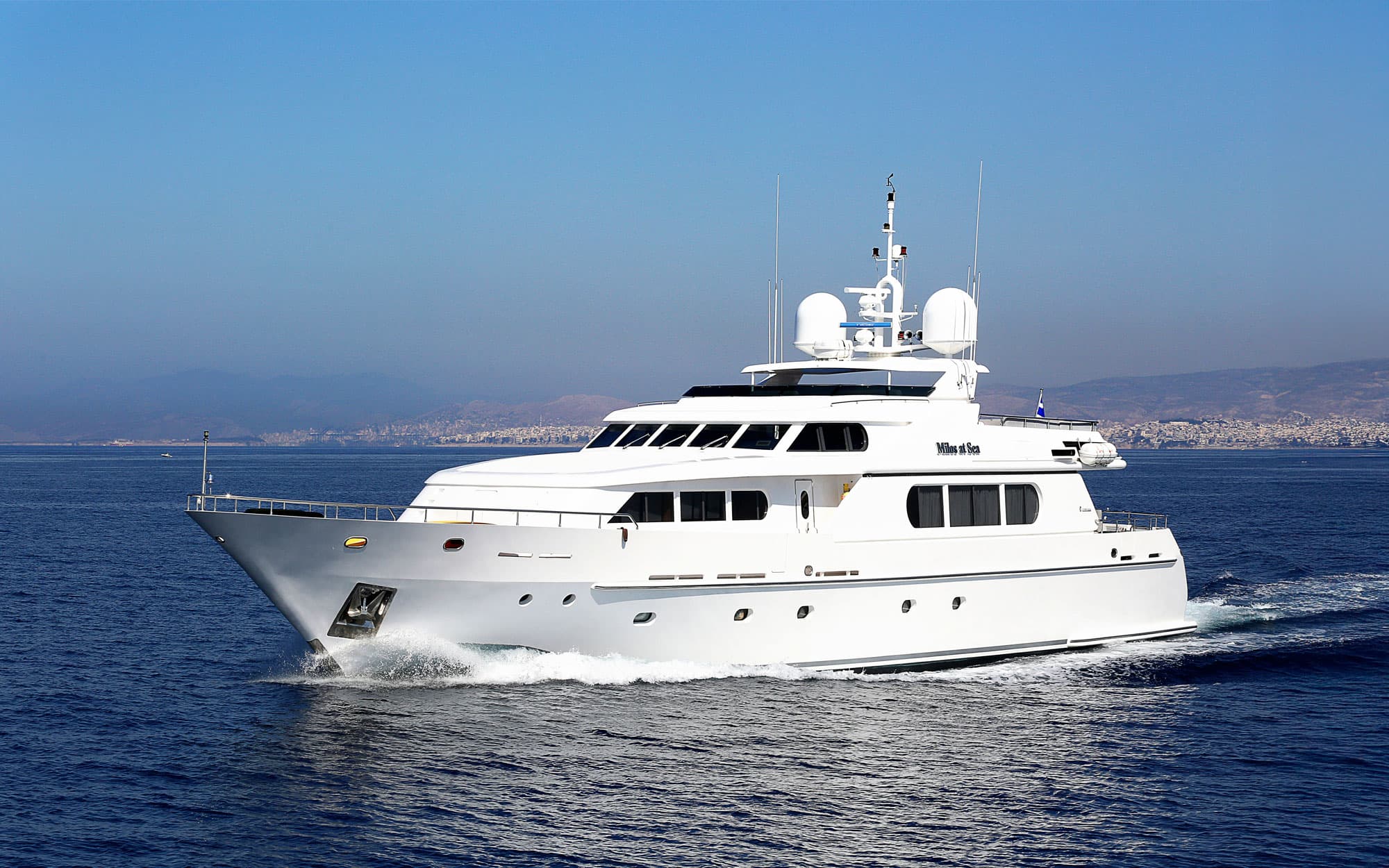 Motor yacht MILOS AT SEA 35m by Codecasa — photo 2