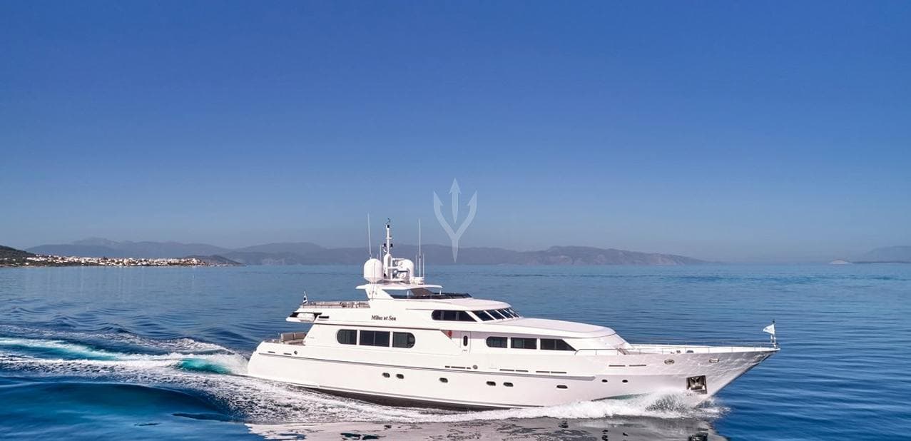 Motor yacht MILOS AT SEA 35m by Codecasa — photo 3