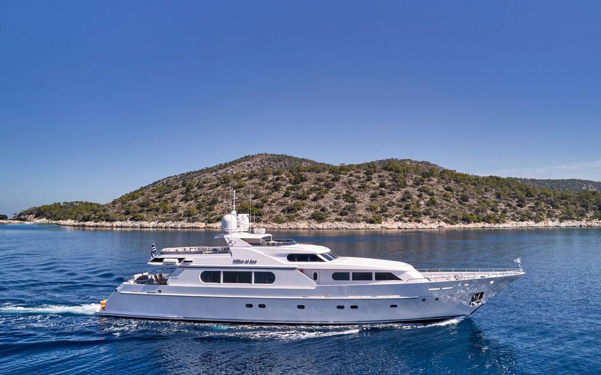 MILOS AT SEA - ext stbd | Drivas Yachts