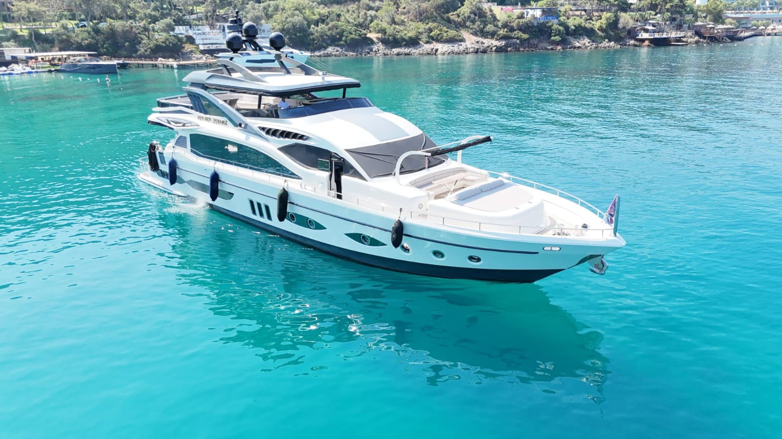 DENDEN ISTANBUL | Drivas Yachts