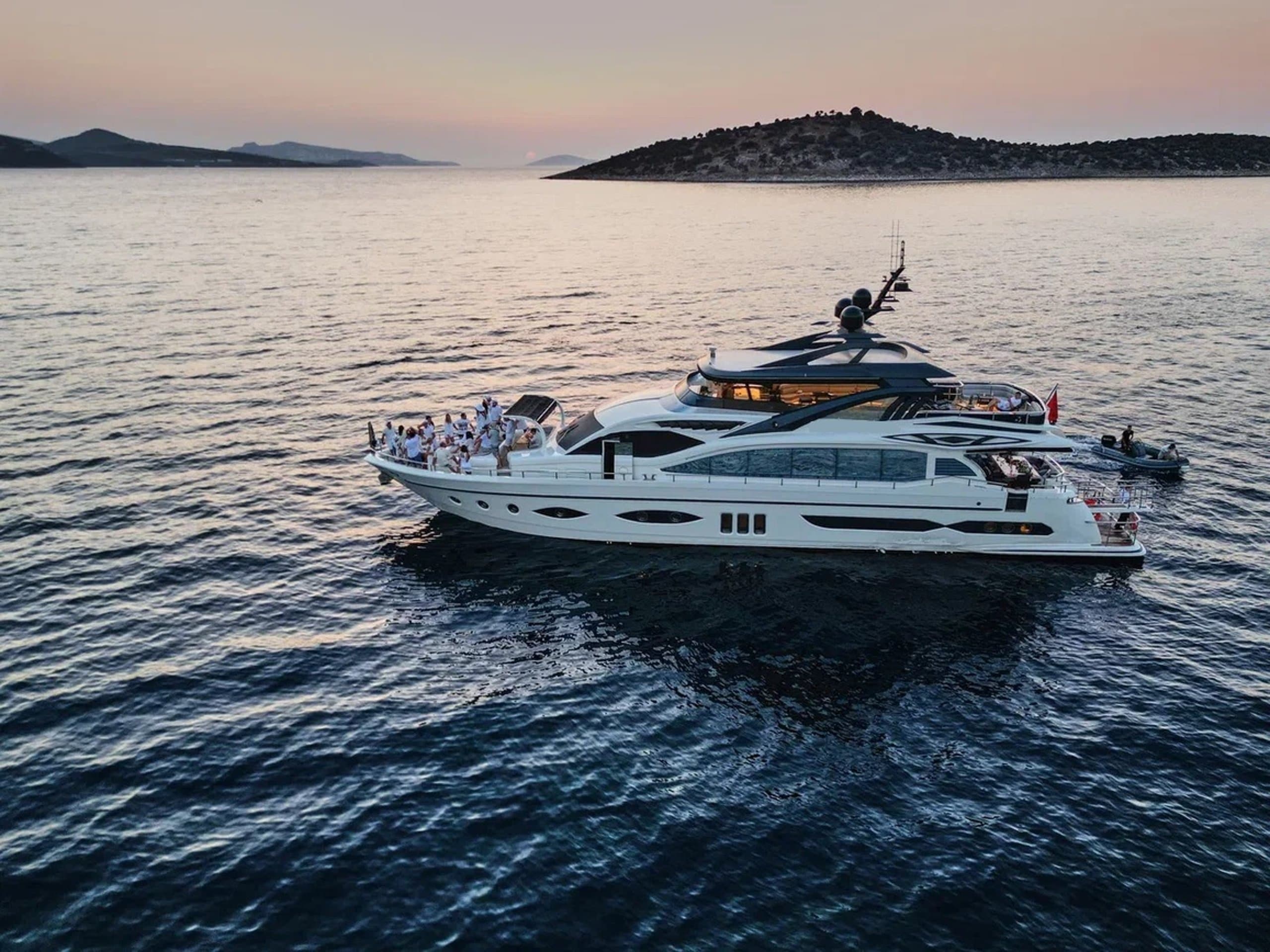 DENDEN ISTANBUL | Drivas Yachts