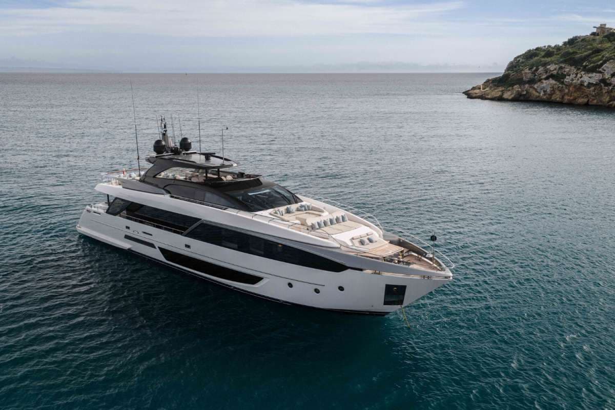 Bella Donna - ext stbd | Drivas Yachts
