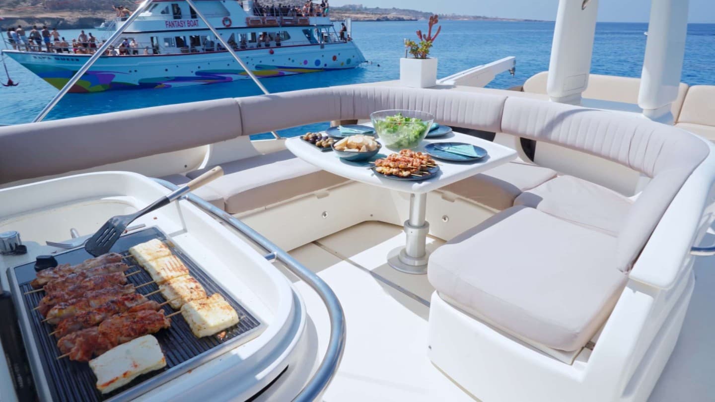 Motor yacht ESPERANZA 21.1m by Princess — photo 2