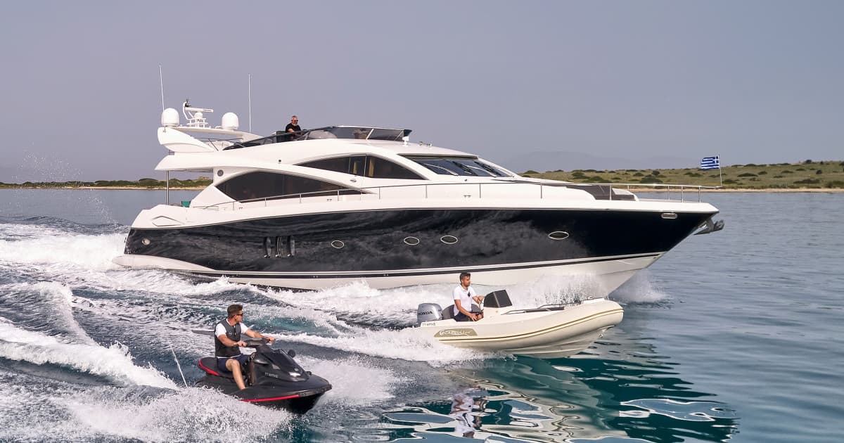 M FIVE - ext running | Drivas Yachts