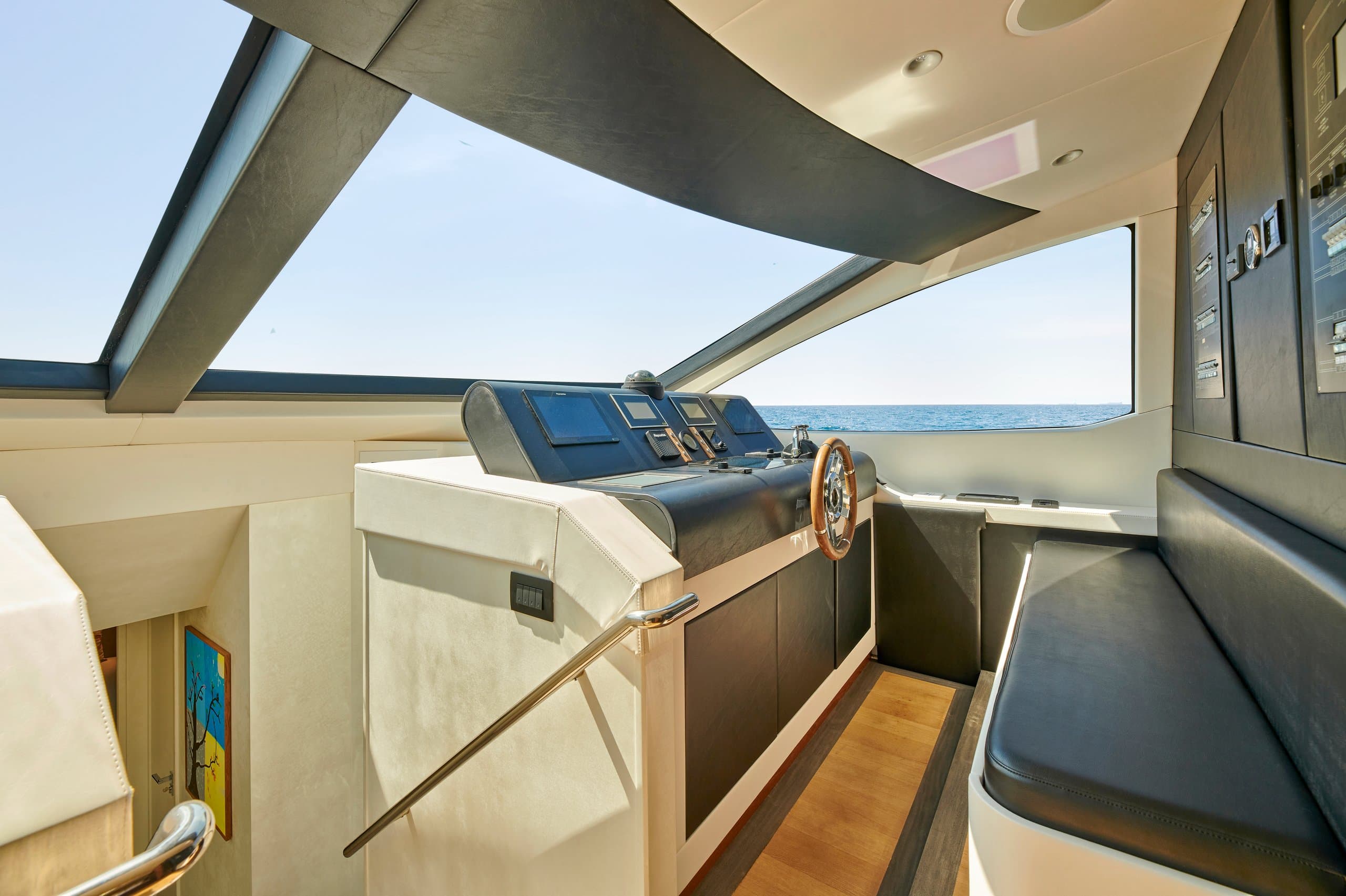 LA FENICE | Drivas Yachts