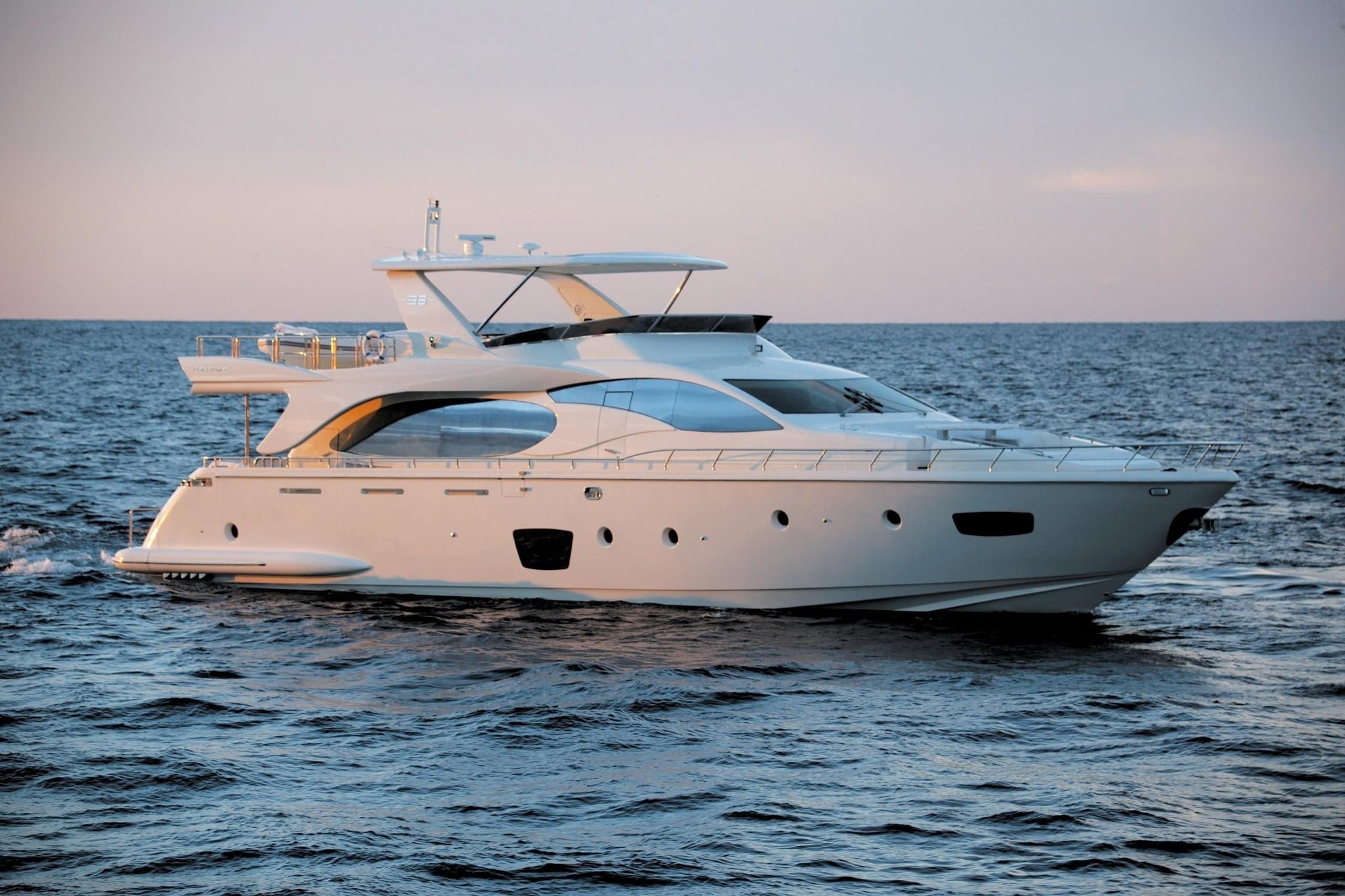 LA FENICE | Drivas Yachts