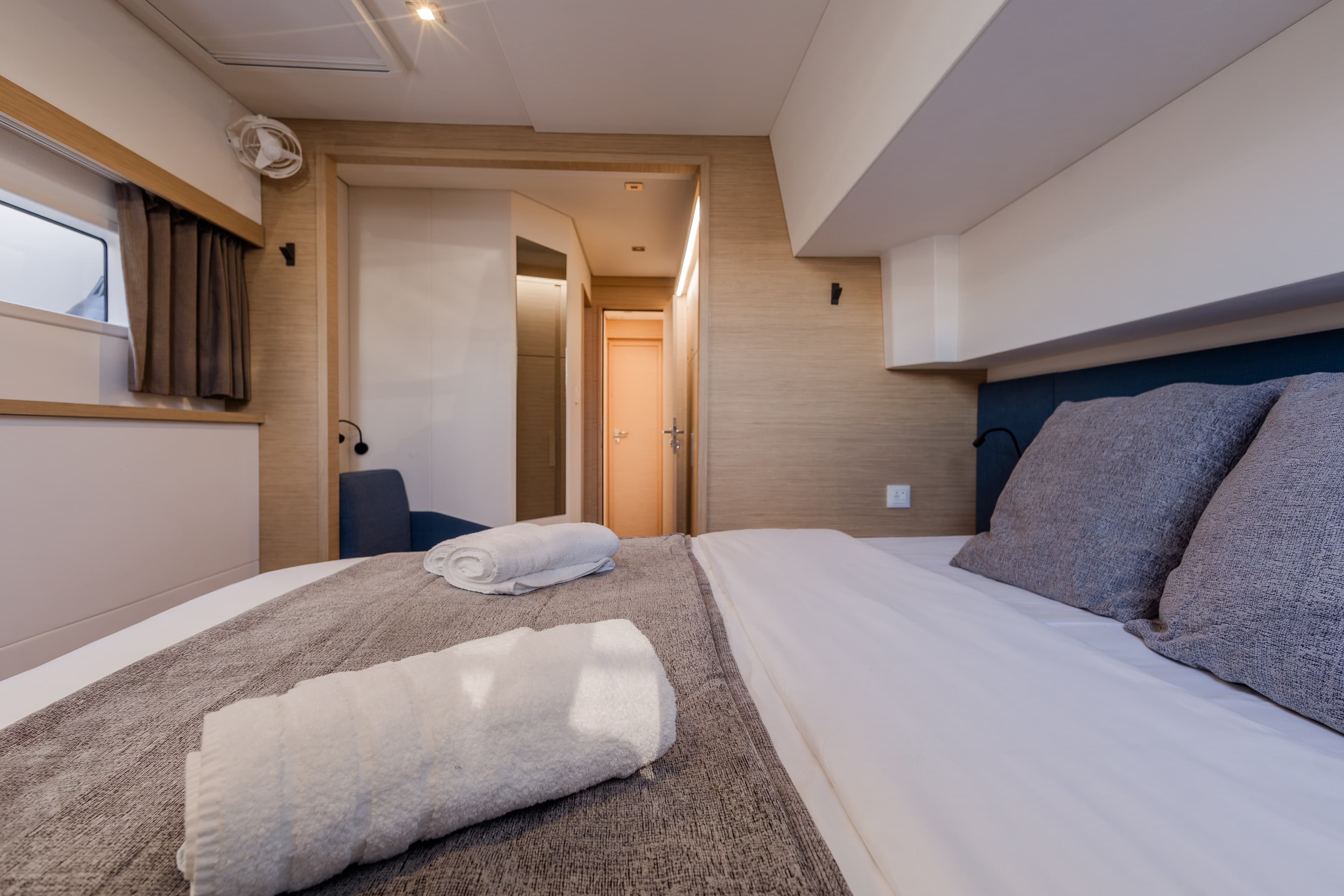 Sailing yacht KEBISIKS 15.91m by Fountaine Pajot — interior