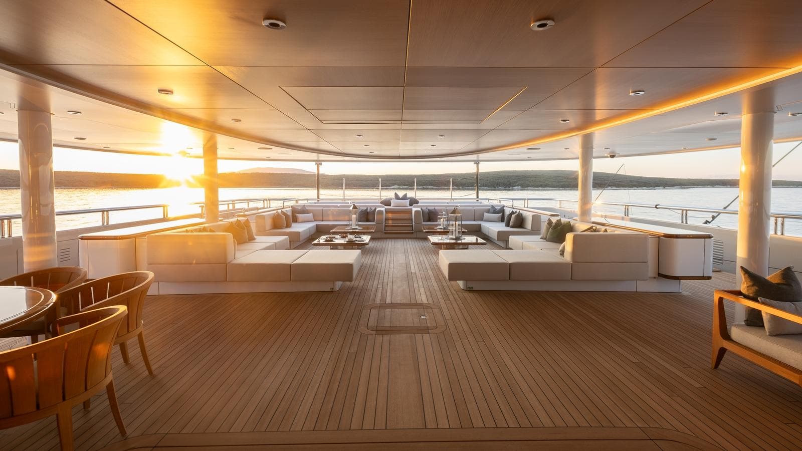 ATLAS - deck aft | Drivas Yachts
