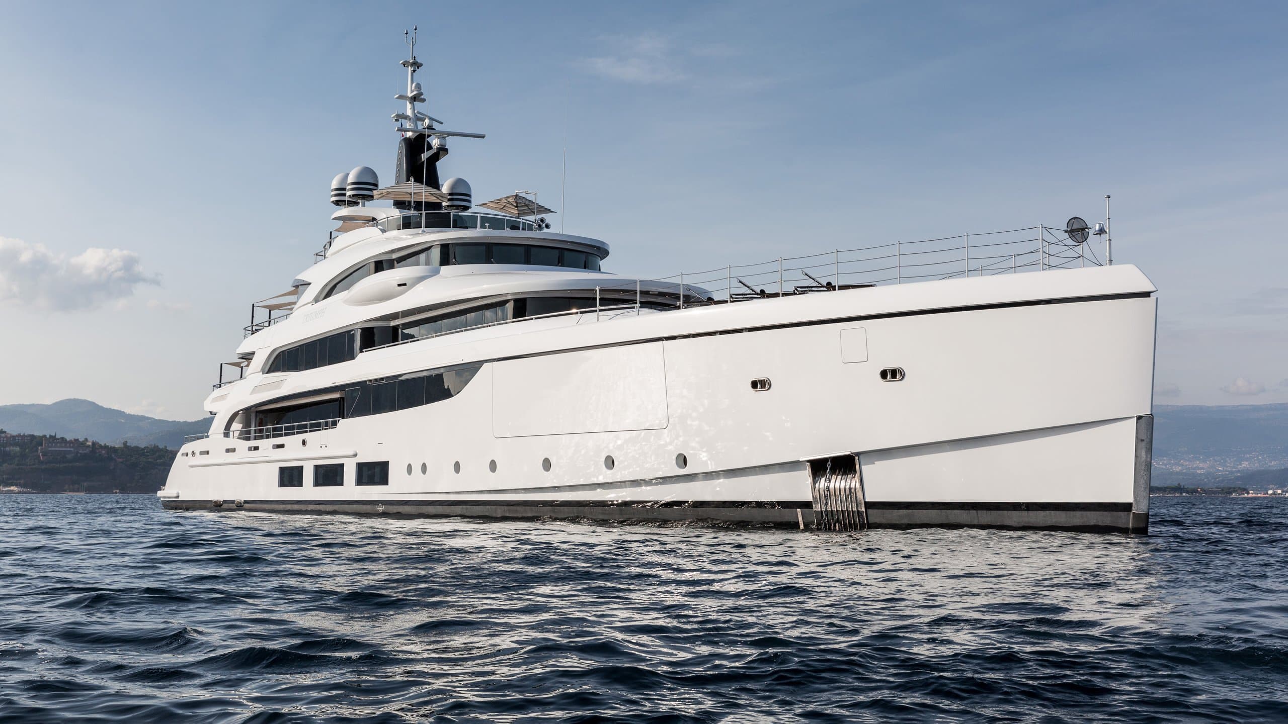 TRIUMPH - ext stbd | Drivas Yachts