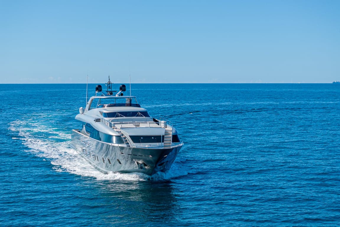 SANDS - ext running | Drivas Yachts