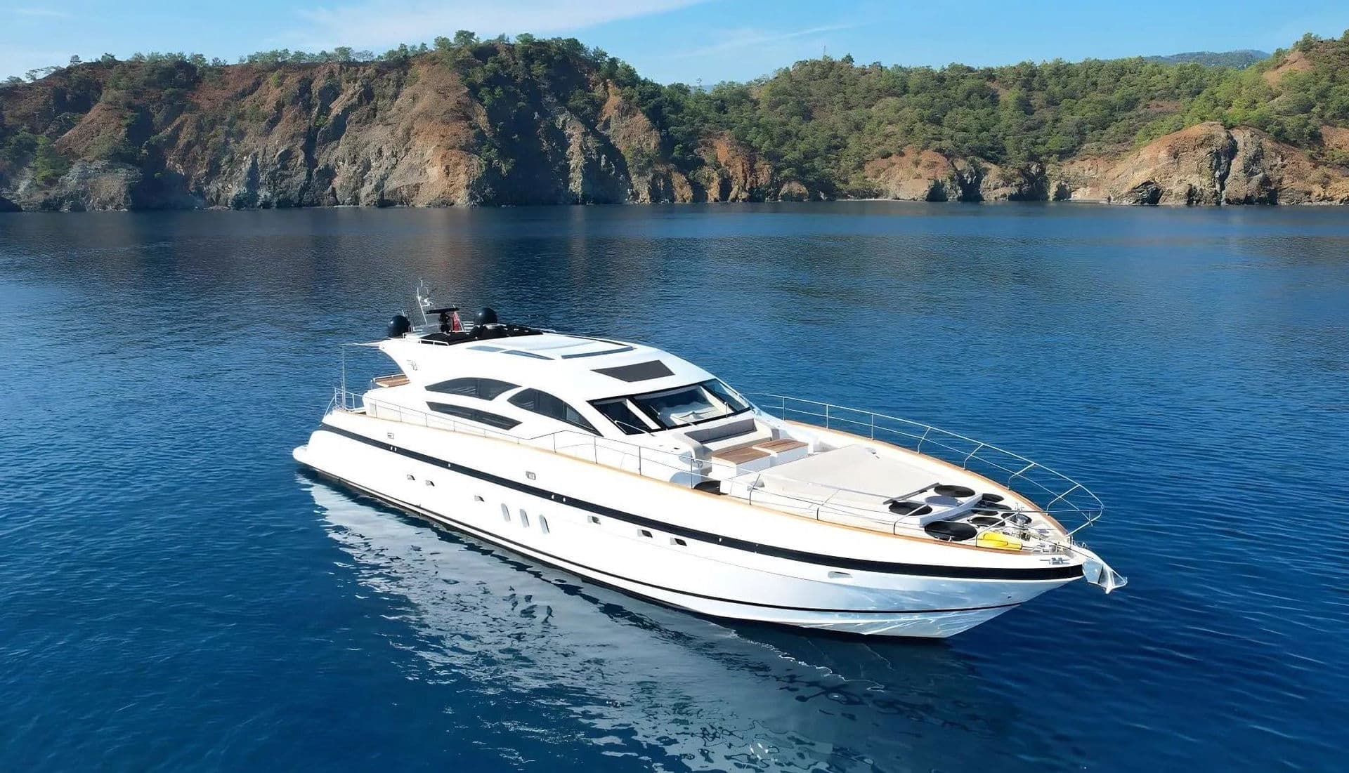 Motor yacht GOLDFINGER 28m by Jaguar Yachts — photo 3