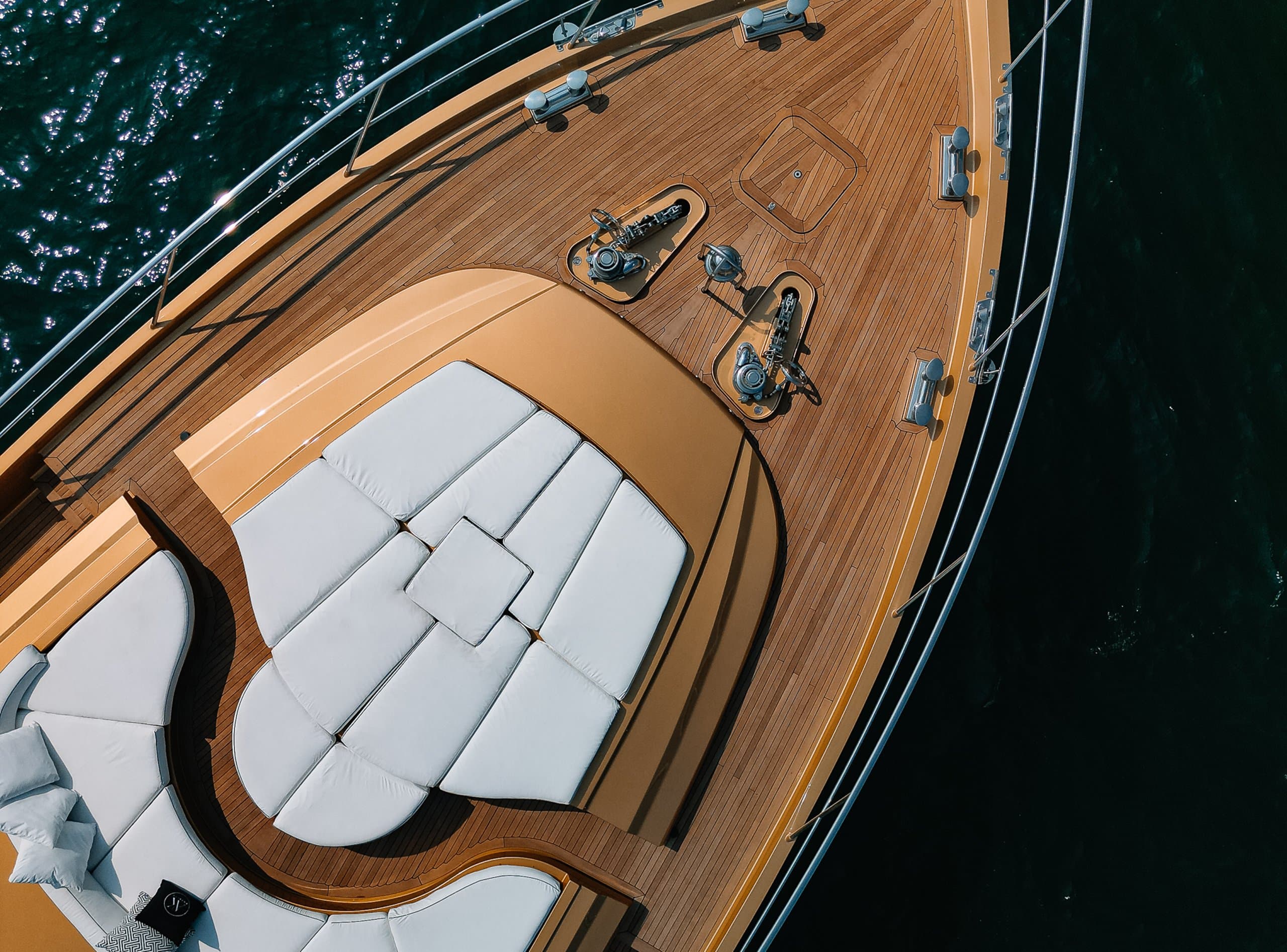 AK ROYALTY | Drivas Yachts
