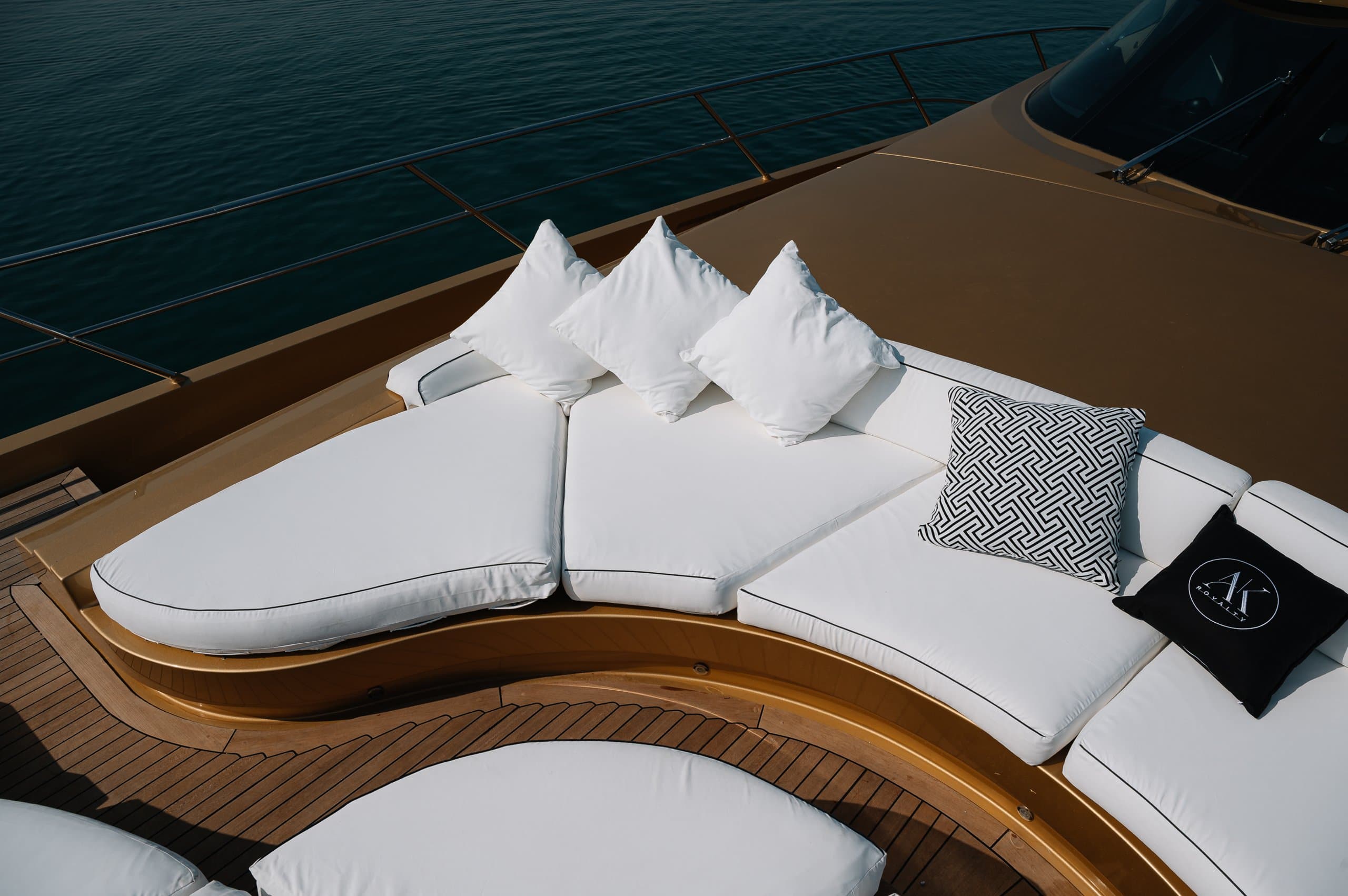 AK ROYALTY | Drivas Yachts