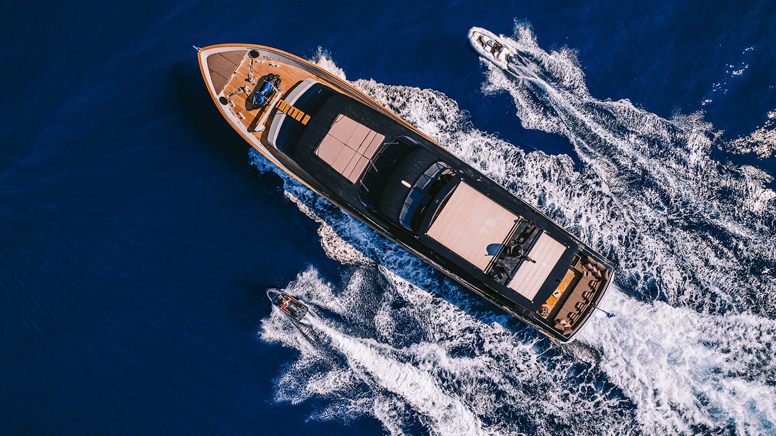 ISLANDER II - aerial | Drivas Yachts