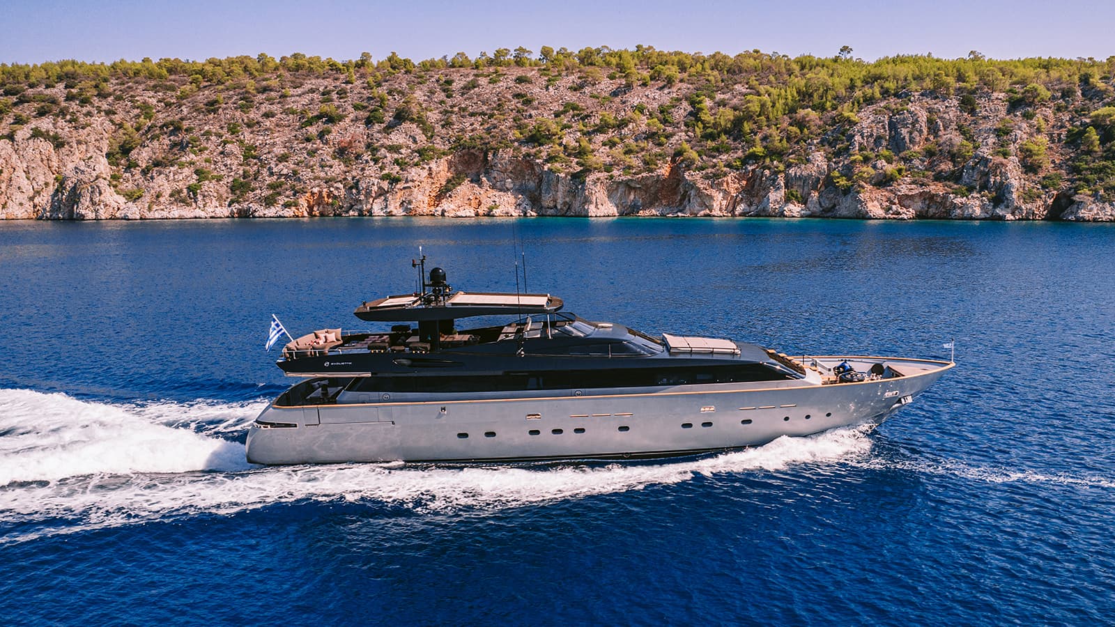 ISLANDER II - ext running | Drivas Yachts
