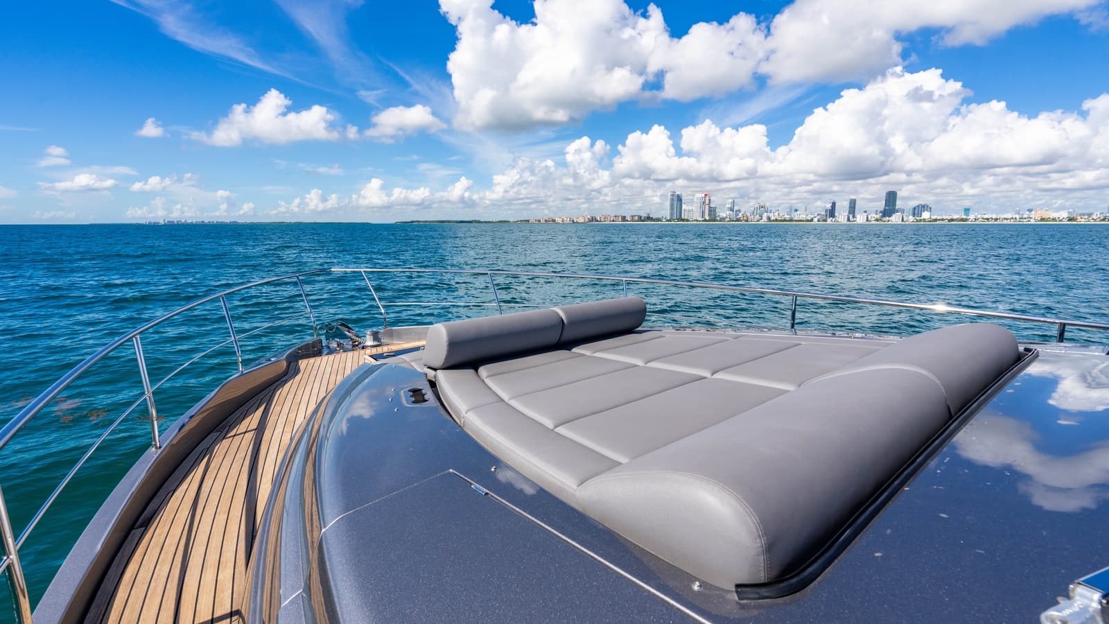 UNREEL - deck aft | Drivas Yachts