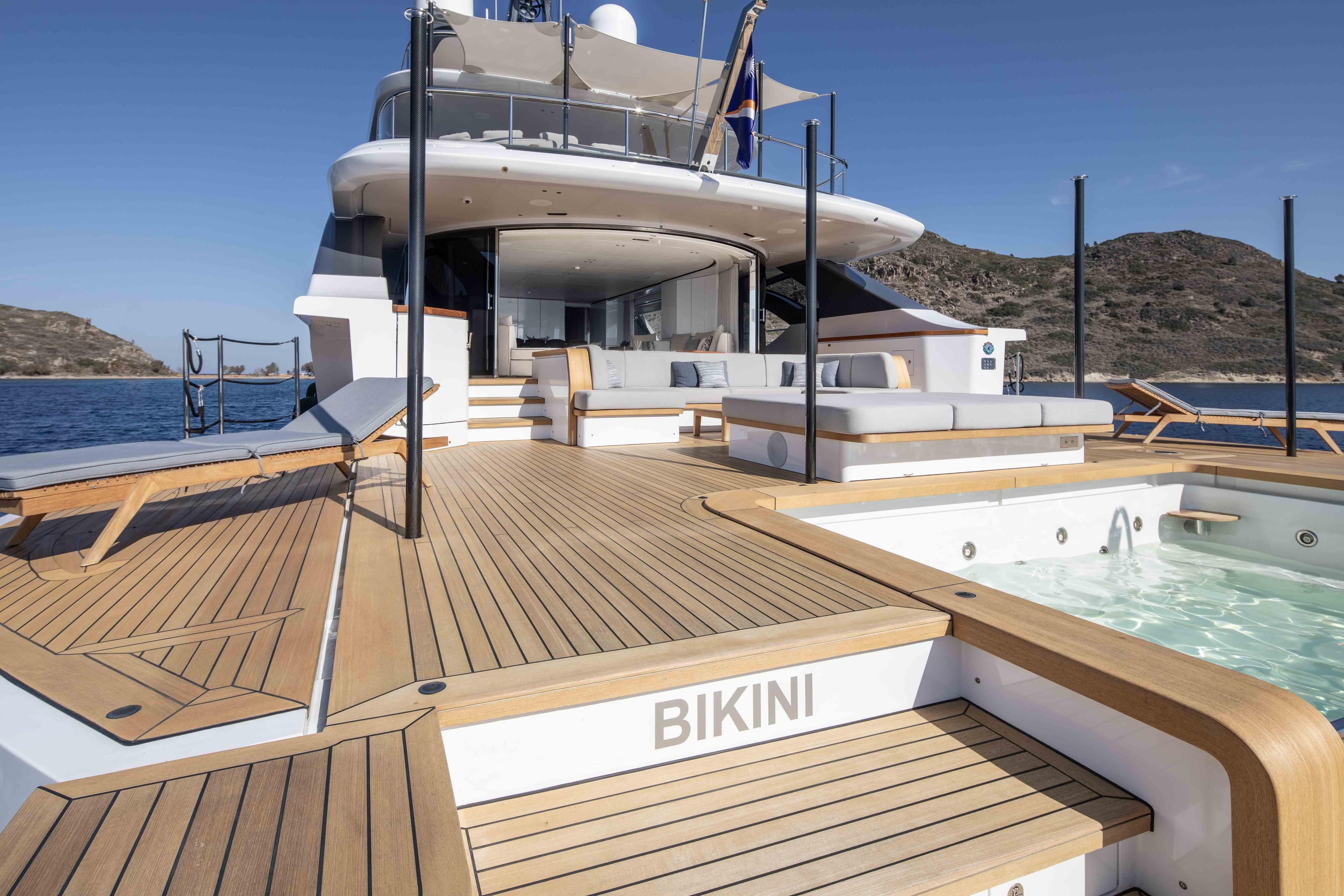 LEXSEA - deck aft | Drivas Yachts