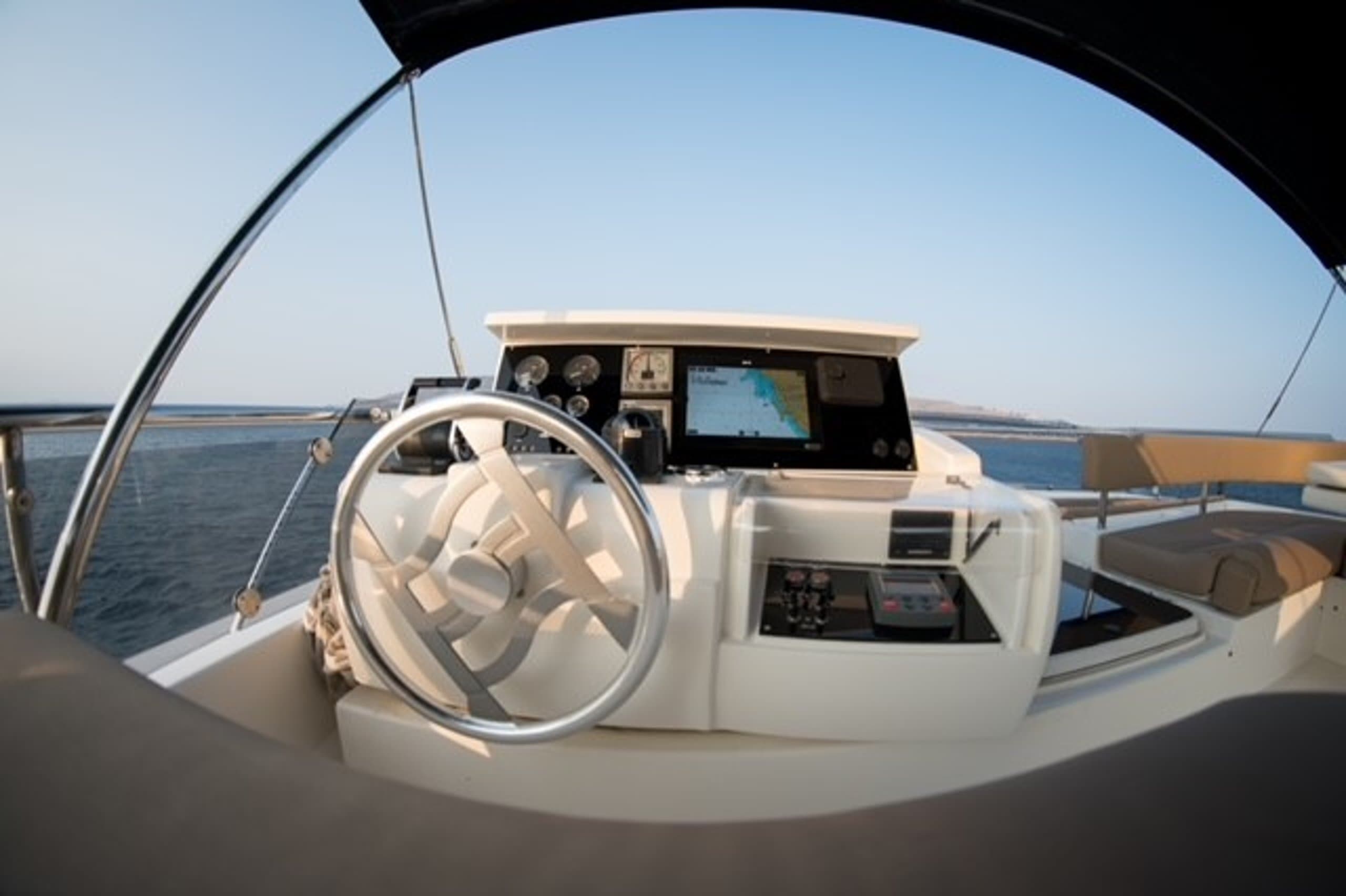 HASARD | Drivas Yachts