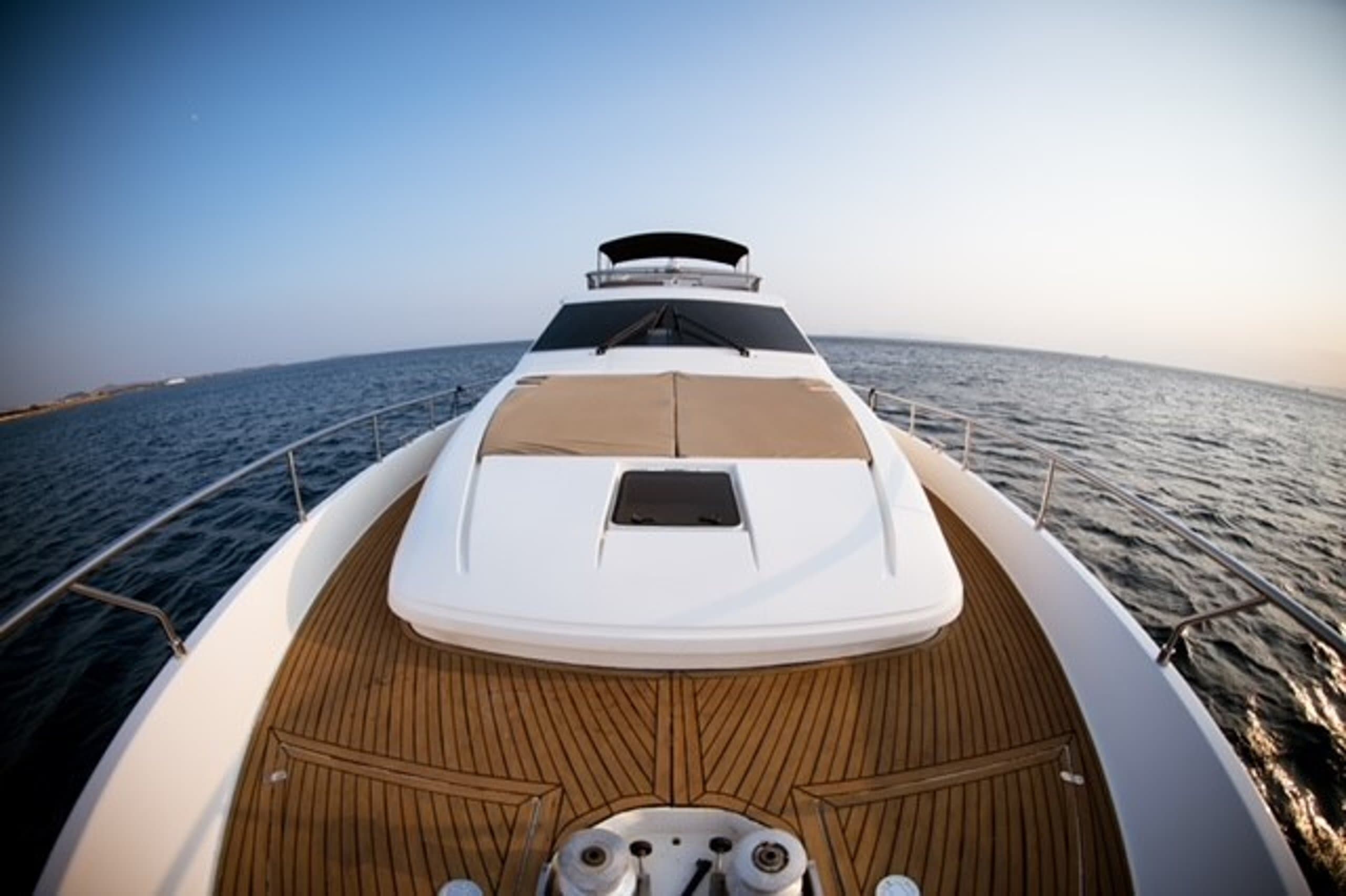 HASARD | Drivas Yachts