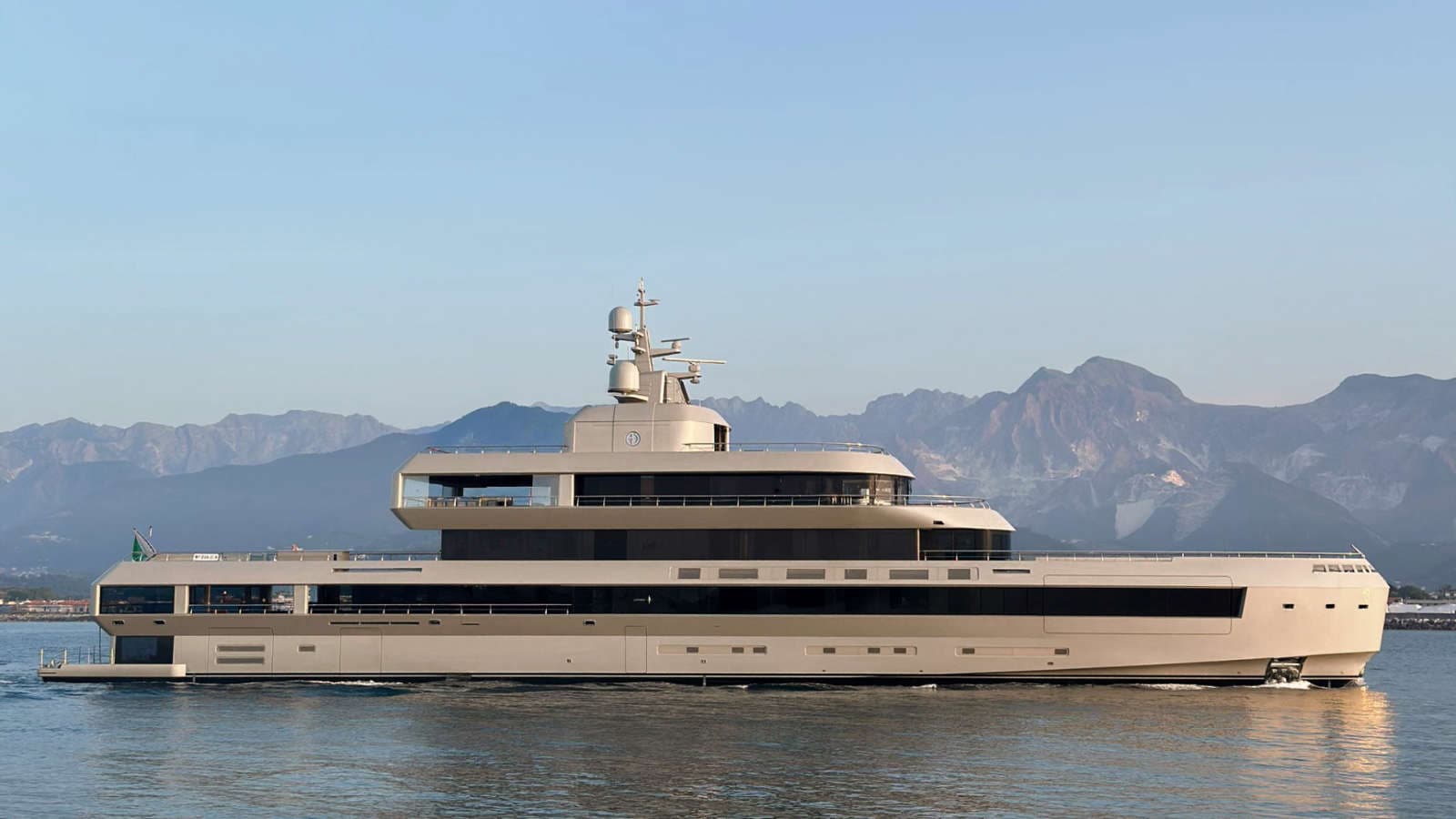 GECO (by G. Armani) - ext stbd | Drivas Yachts