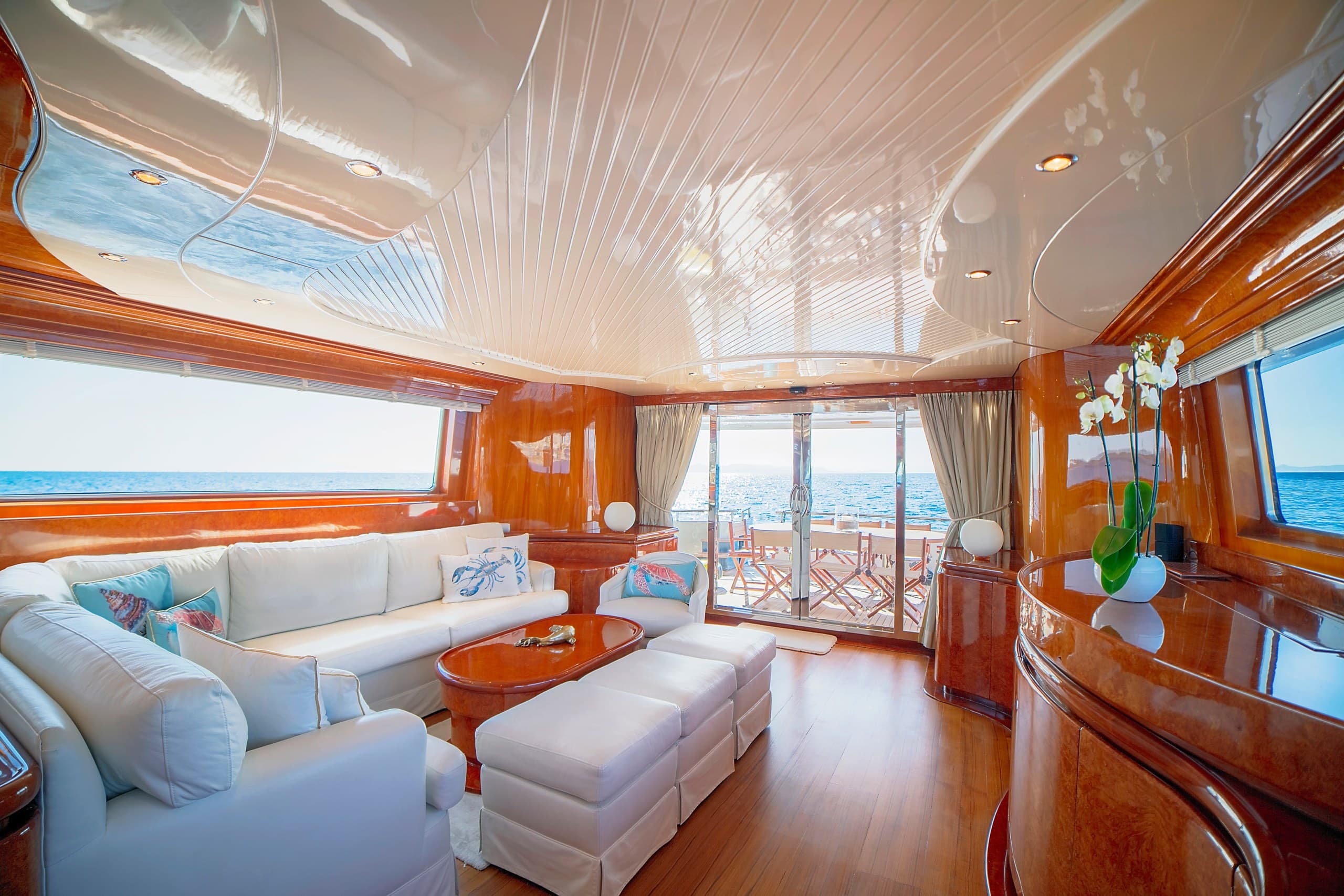 Motor yacht ZOI 26m by Admiral — interior