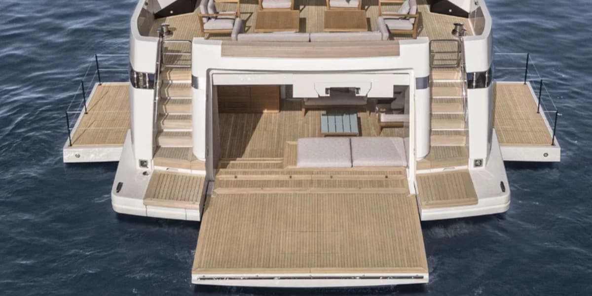 Raph Seven - ext stern | Drivas Yachts