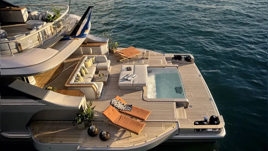 COSMICO - deck aft | Drivas Yachts