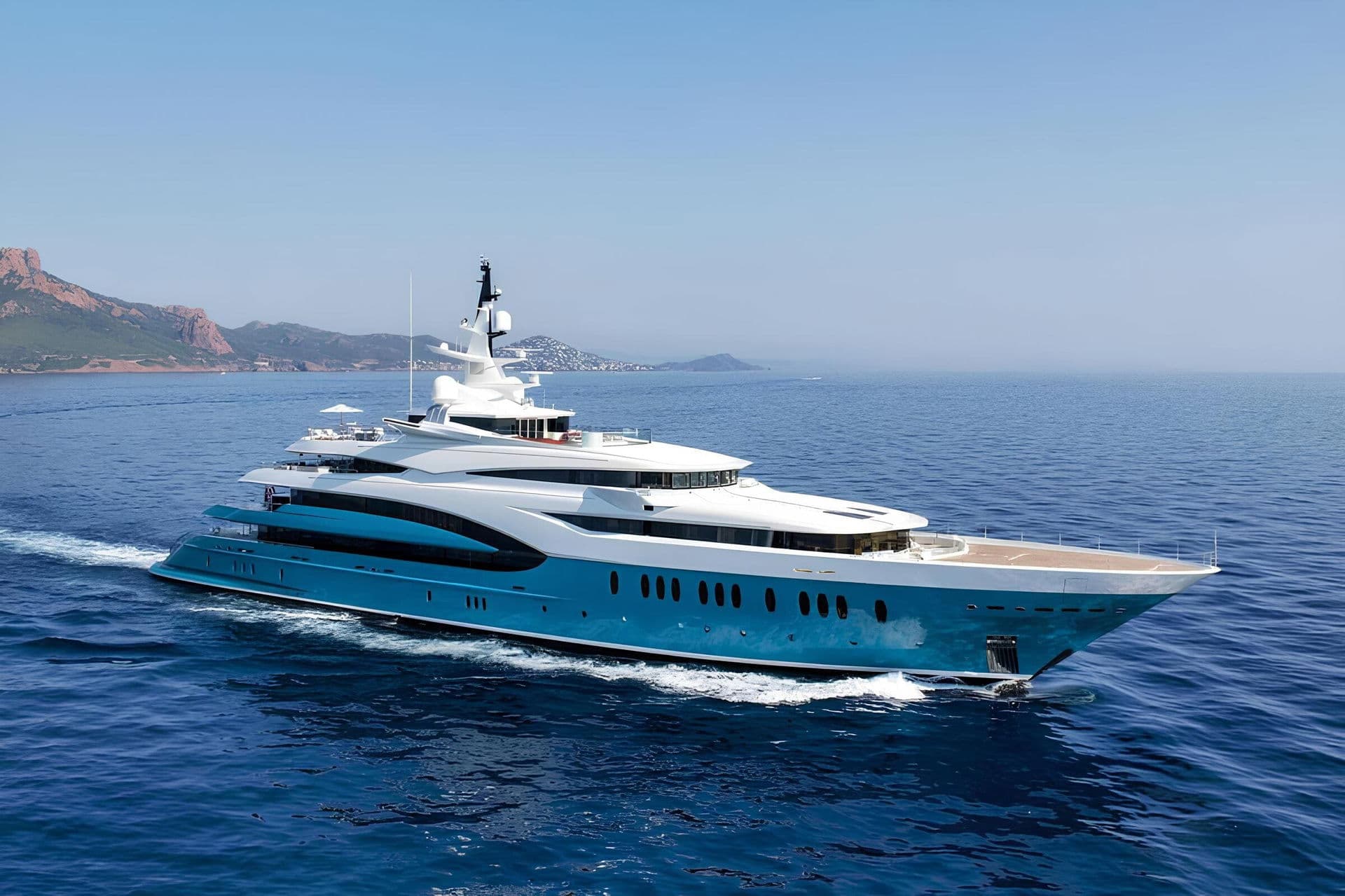 SUNRAYS - ext running | Drivas Yachts