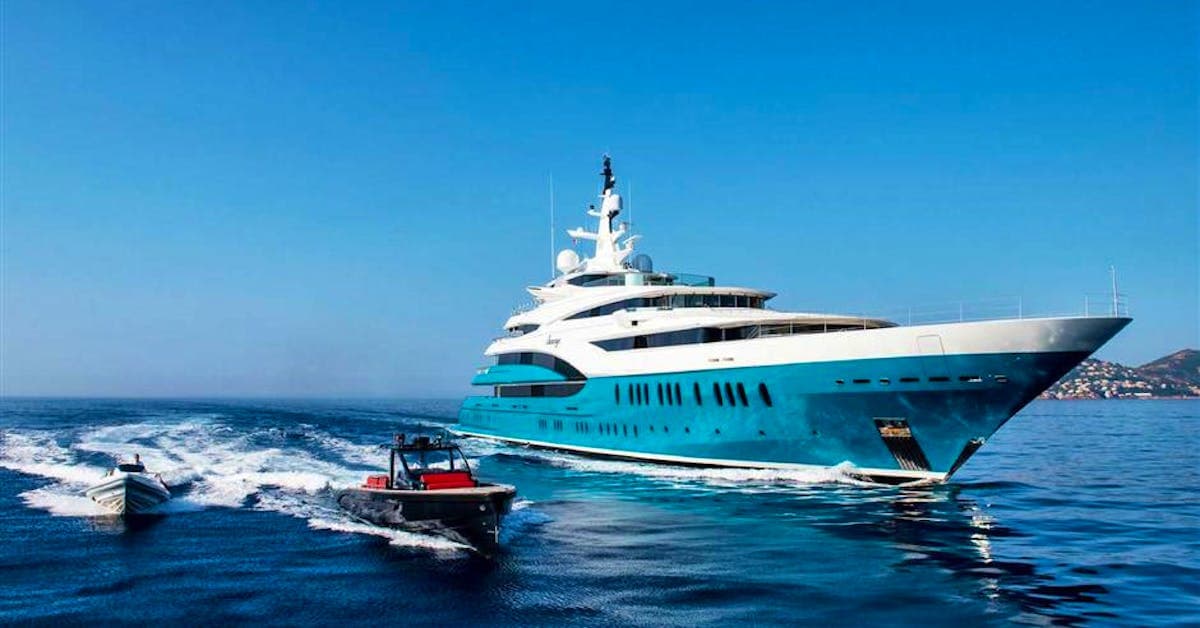 SUNRAYS - ext running | Drivas Yachts