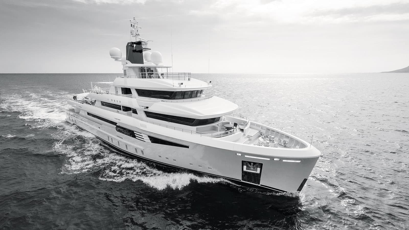 I NOVA - ext stbd | Drivas Yachts