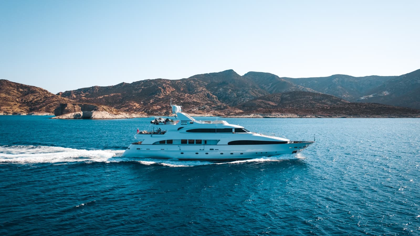 LADY G II - ext running | Drivas Yachts