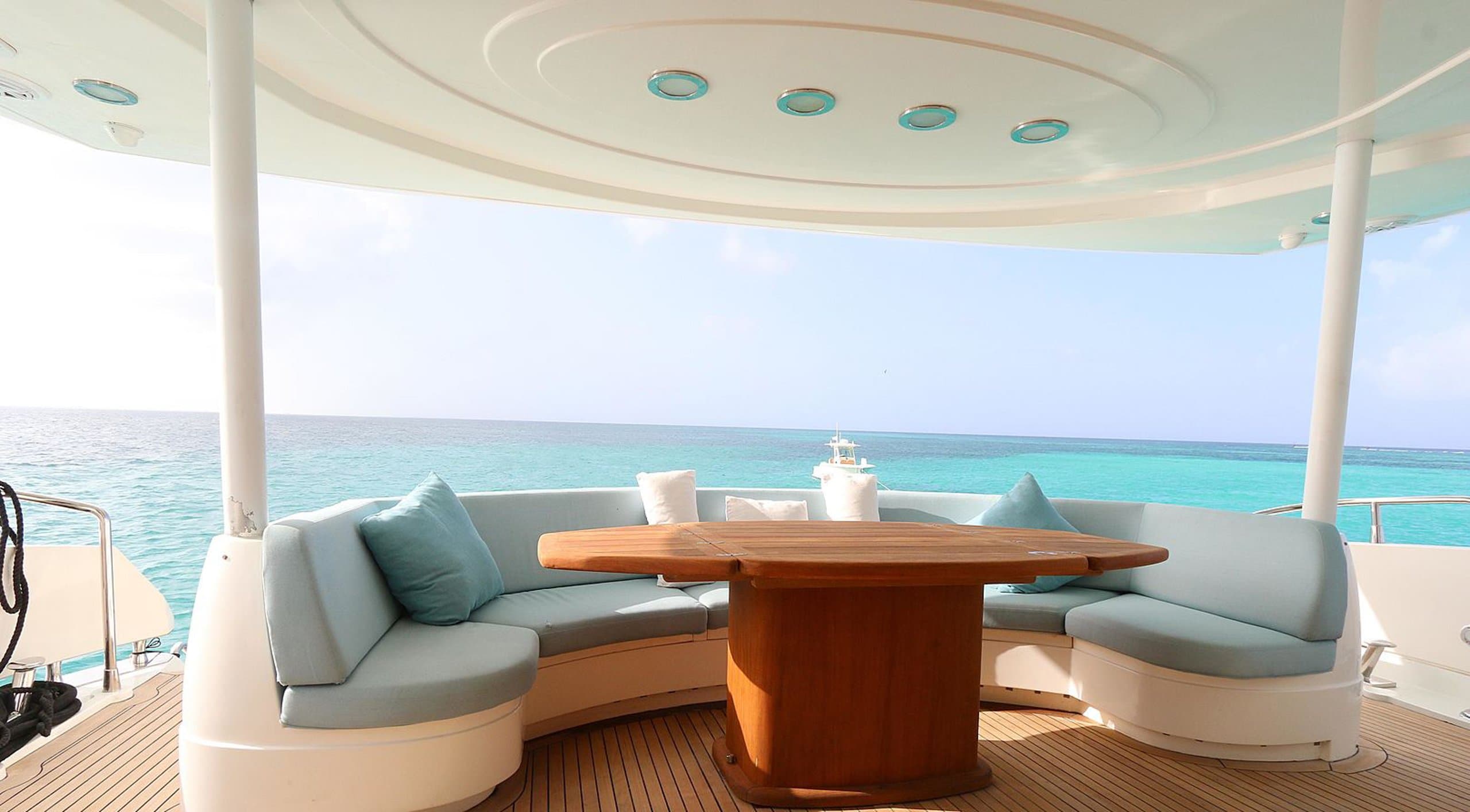 YCM 105 | Drivas Yachts