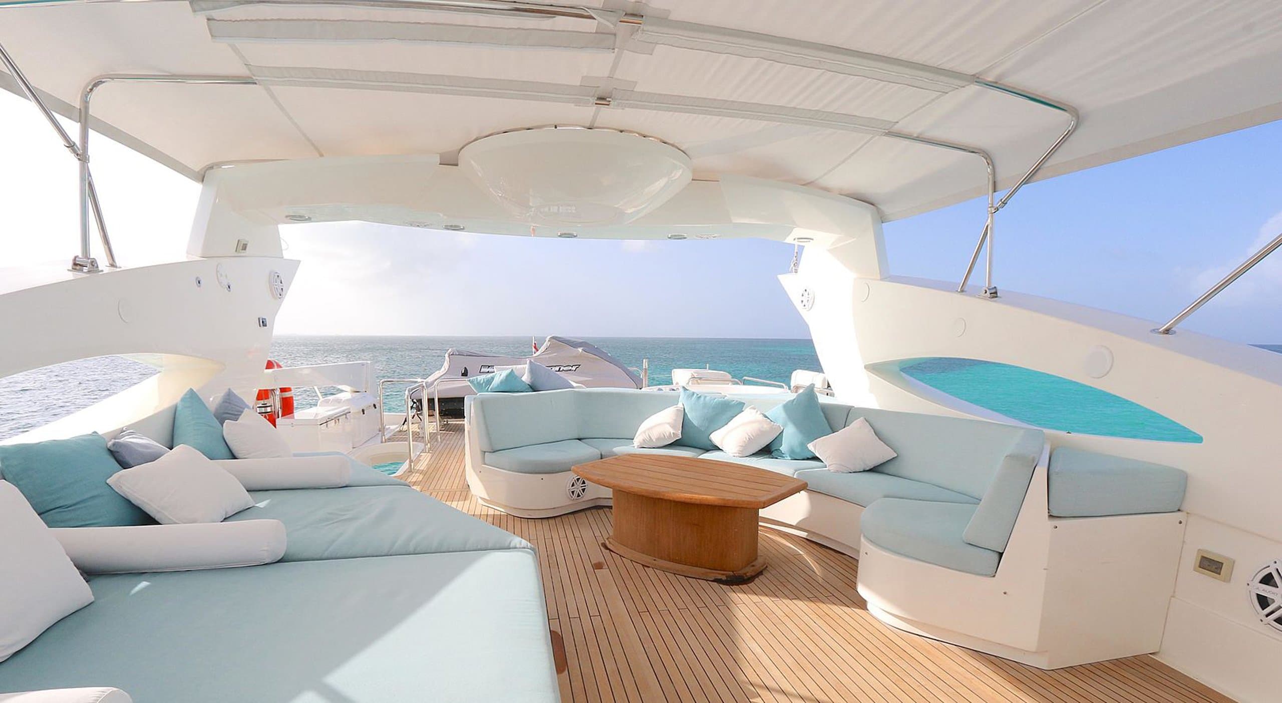 YCM 105 | Drivas Yachts
