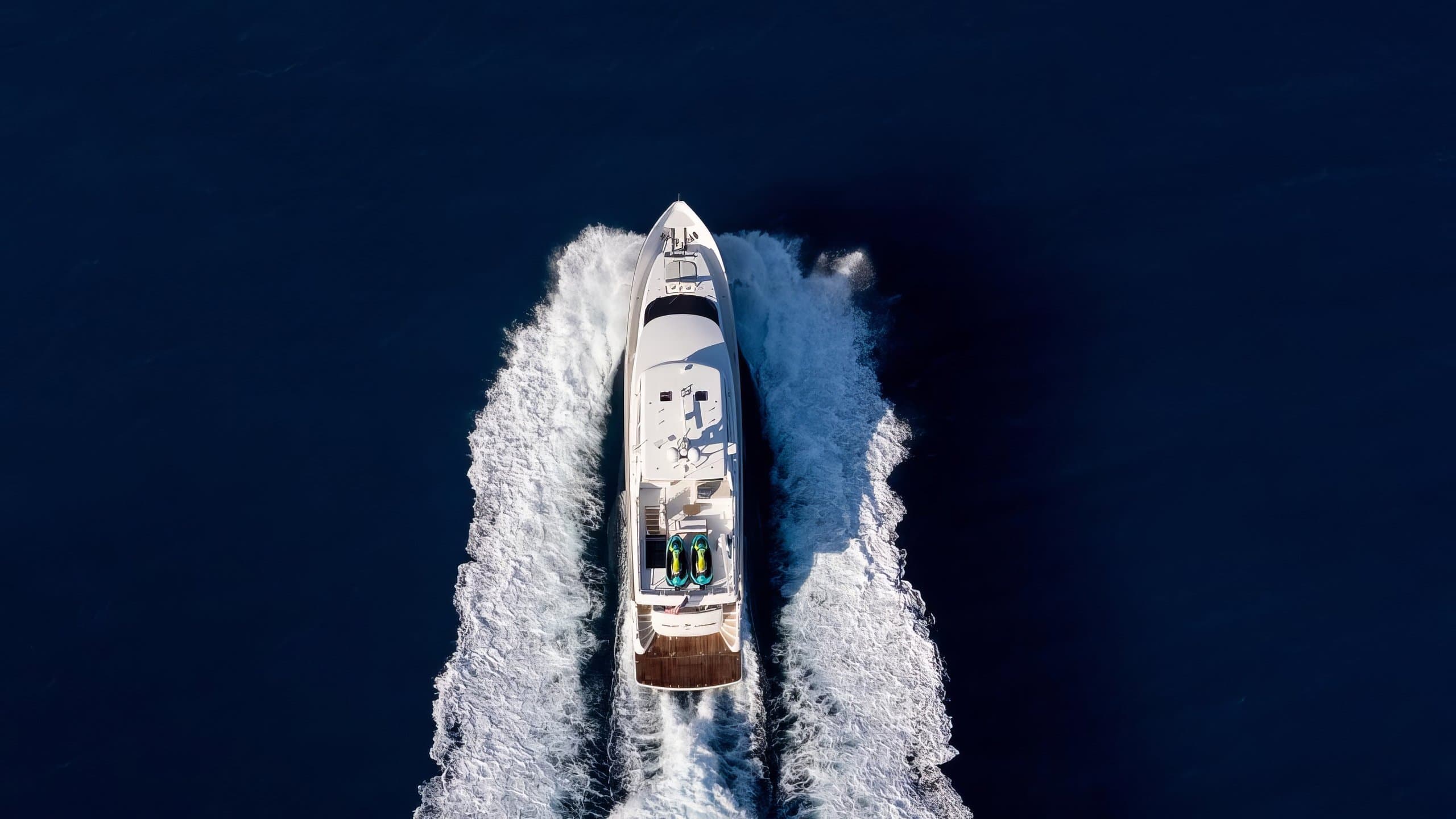 PILOT LOUNGE | Drivas Yachts