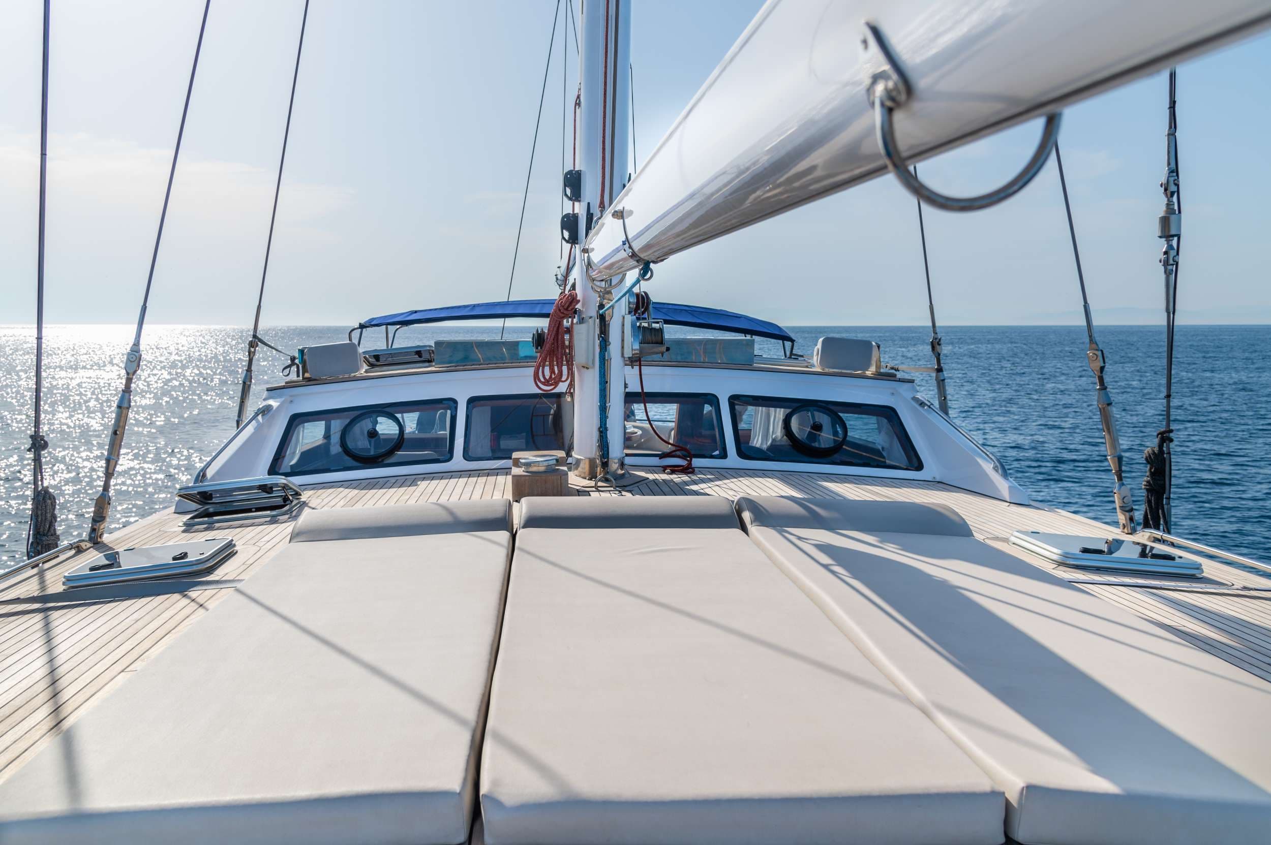 SPIRIT L - deck fore | Drivas Yachts