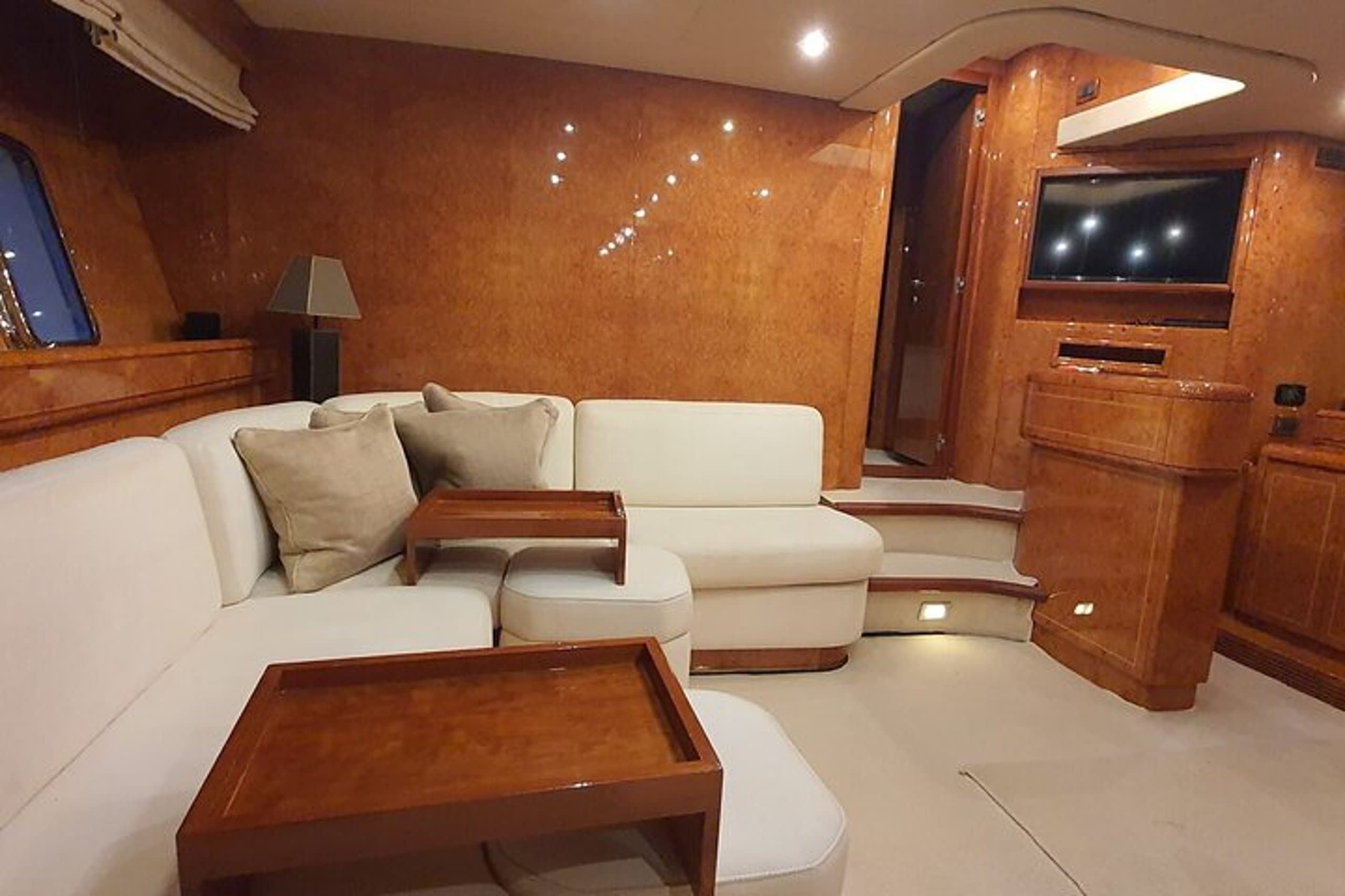 MANGUSTA 72 | Drivas Yachts