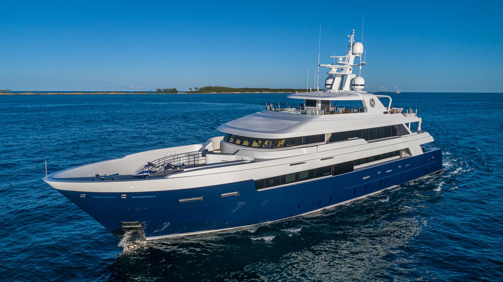 PISCES - ext stbd | Drivas Yachts