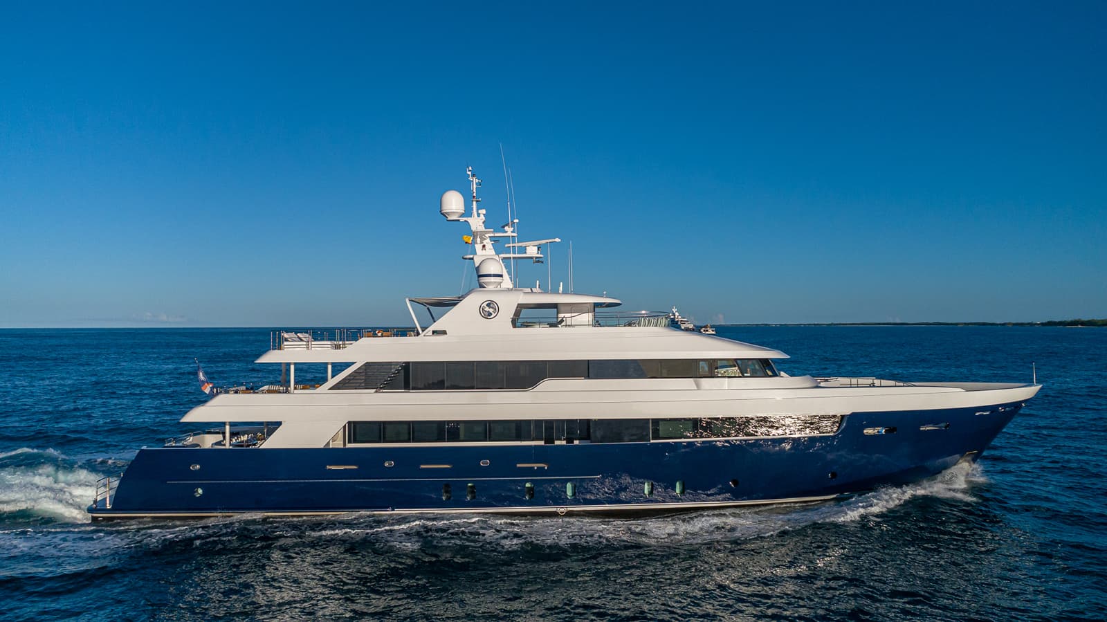 PISCES - ext stbd | Drivas Yachts