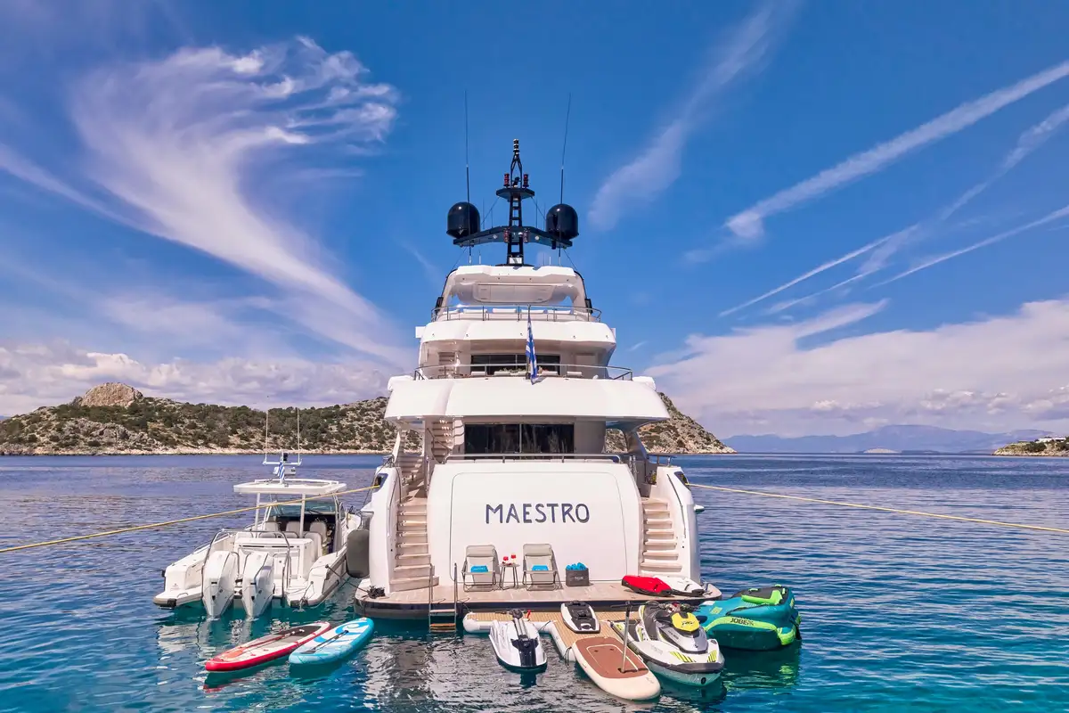 MAESTRO - ext stern | Drivas Yachts
