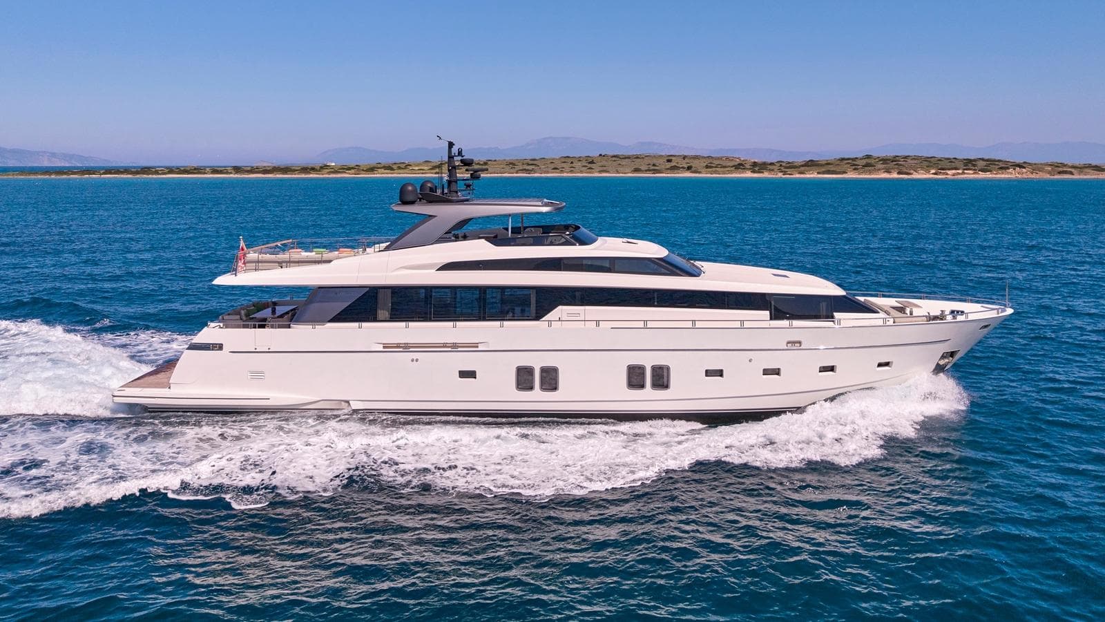 Motor yacht WOMBAT 32.31m by Sanlorenzo — photo 3