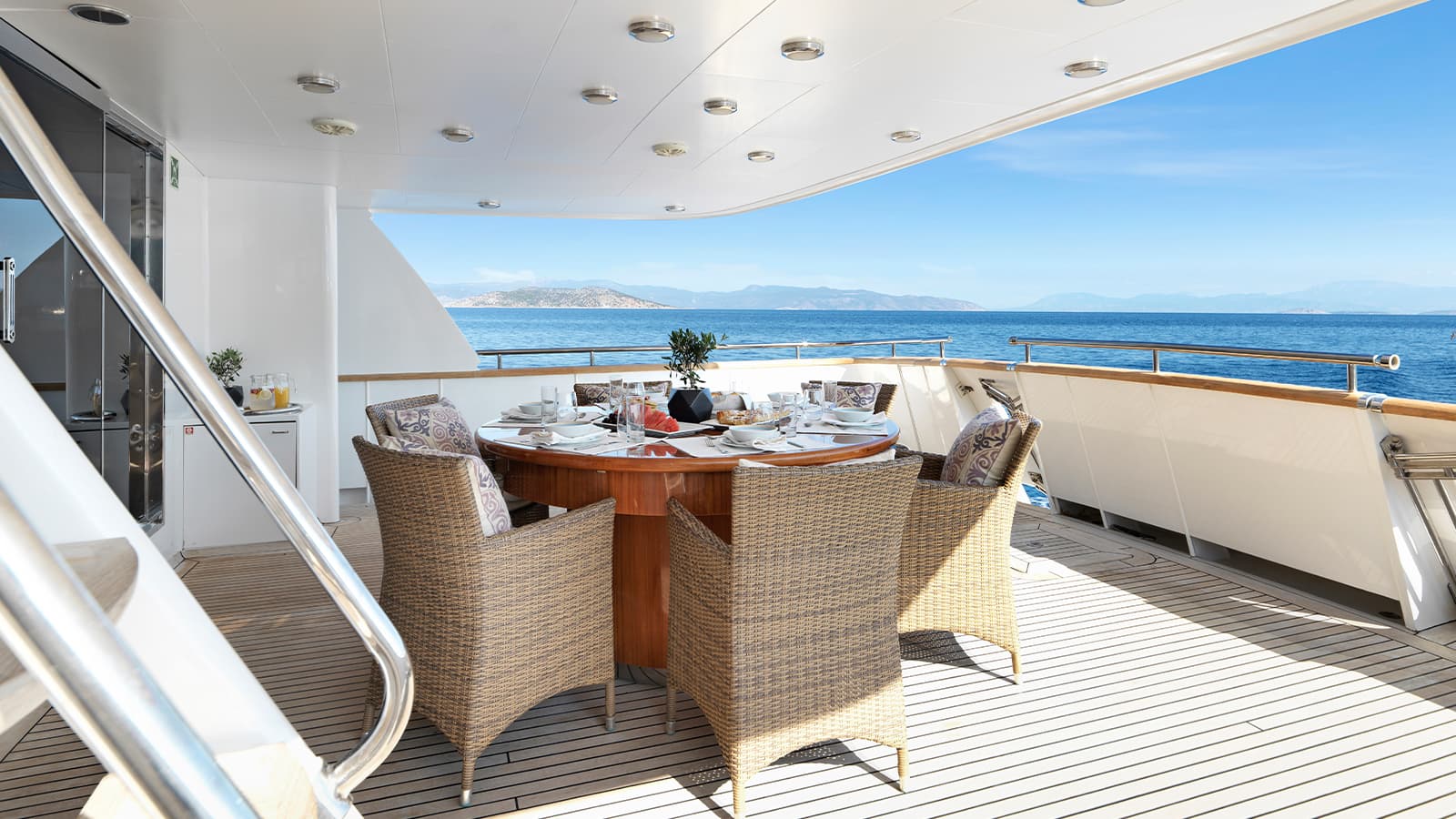 IDYLLE - deck aft | Drivas Yachts