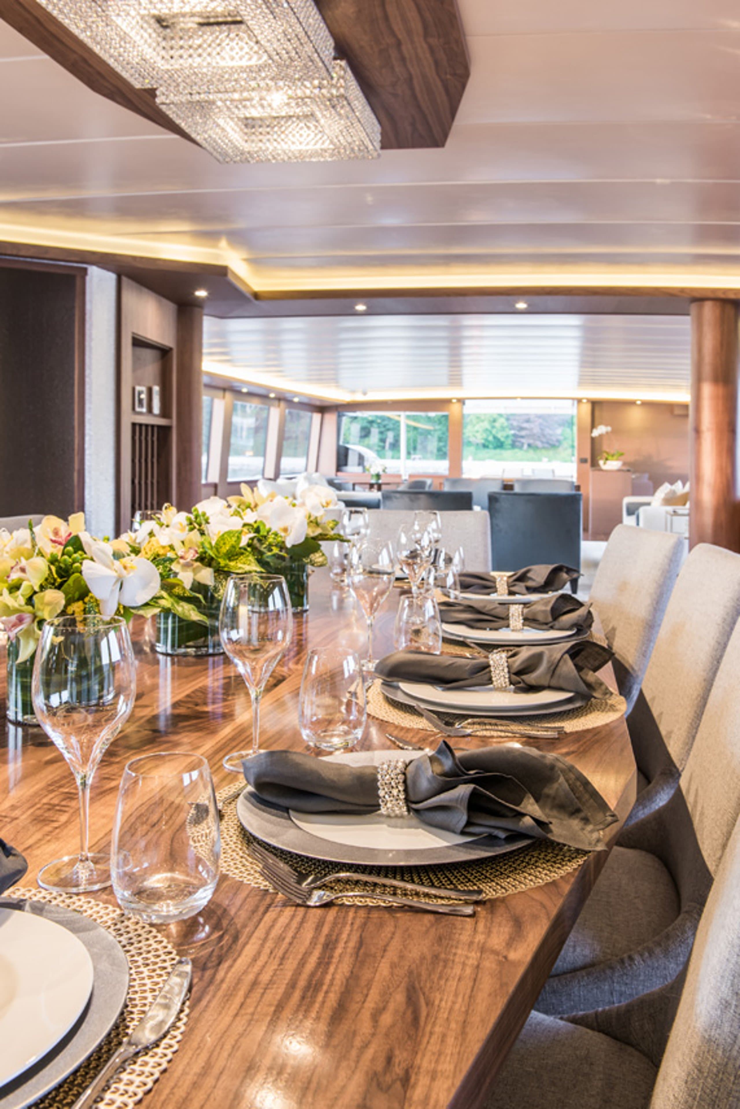 ASCENTE | Drivas Yachts