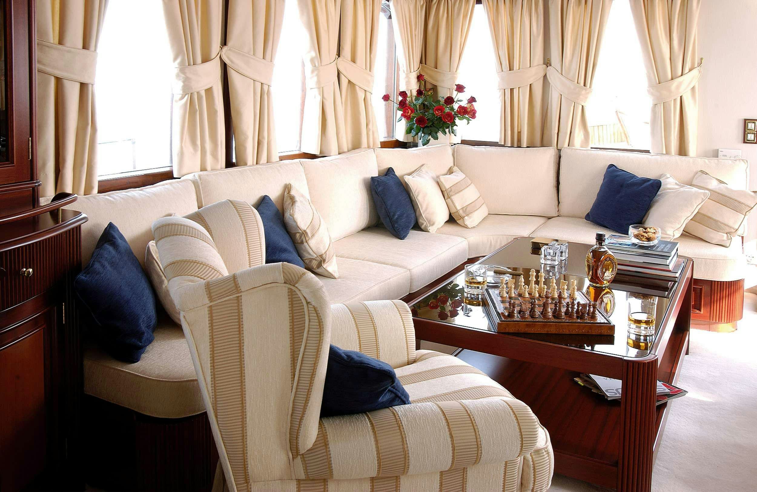 LIANA H - saloon | Drivas Yachts