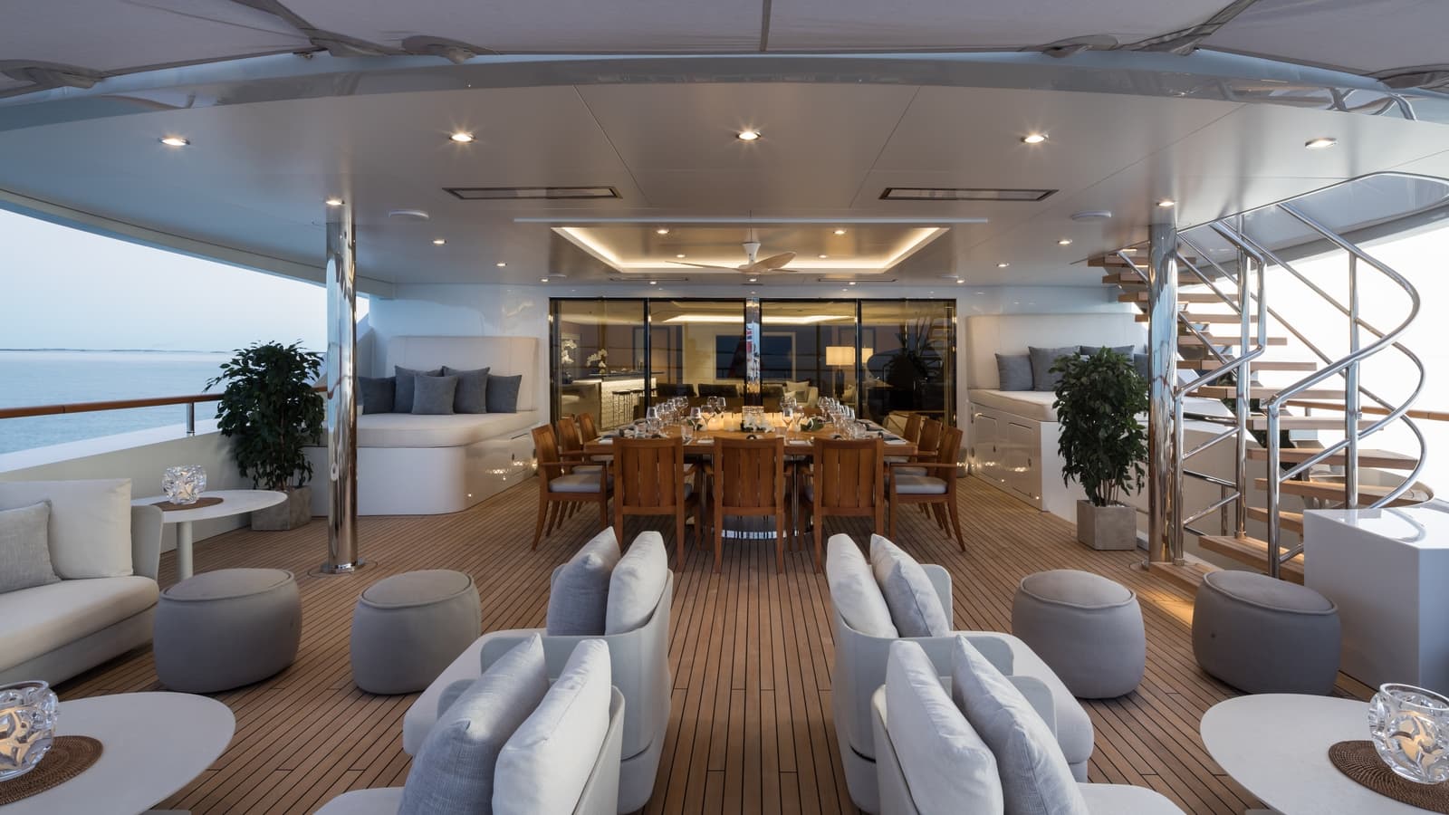 ARTISAN - deck aft | Drivas Yachts