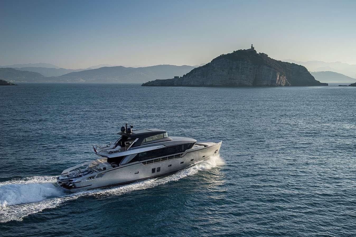DELLAGRAZIA - ext running | Drivas Yachts